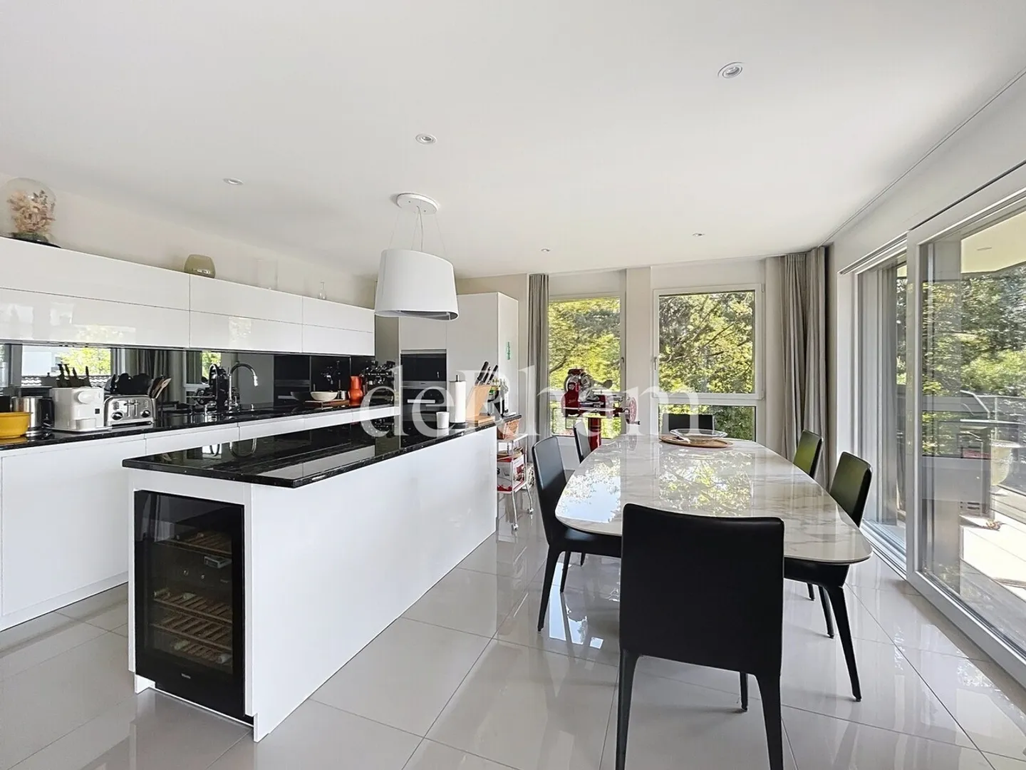 Appartamento di Lusso con Vista Lago - Foto 3 di 12