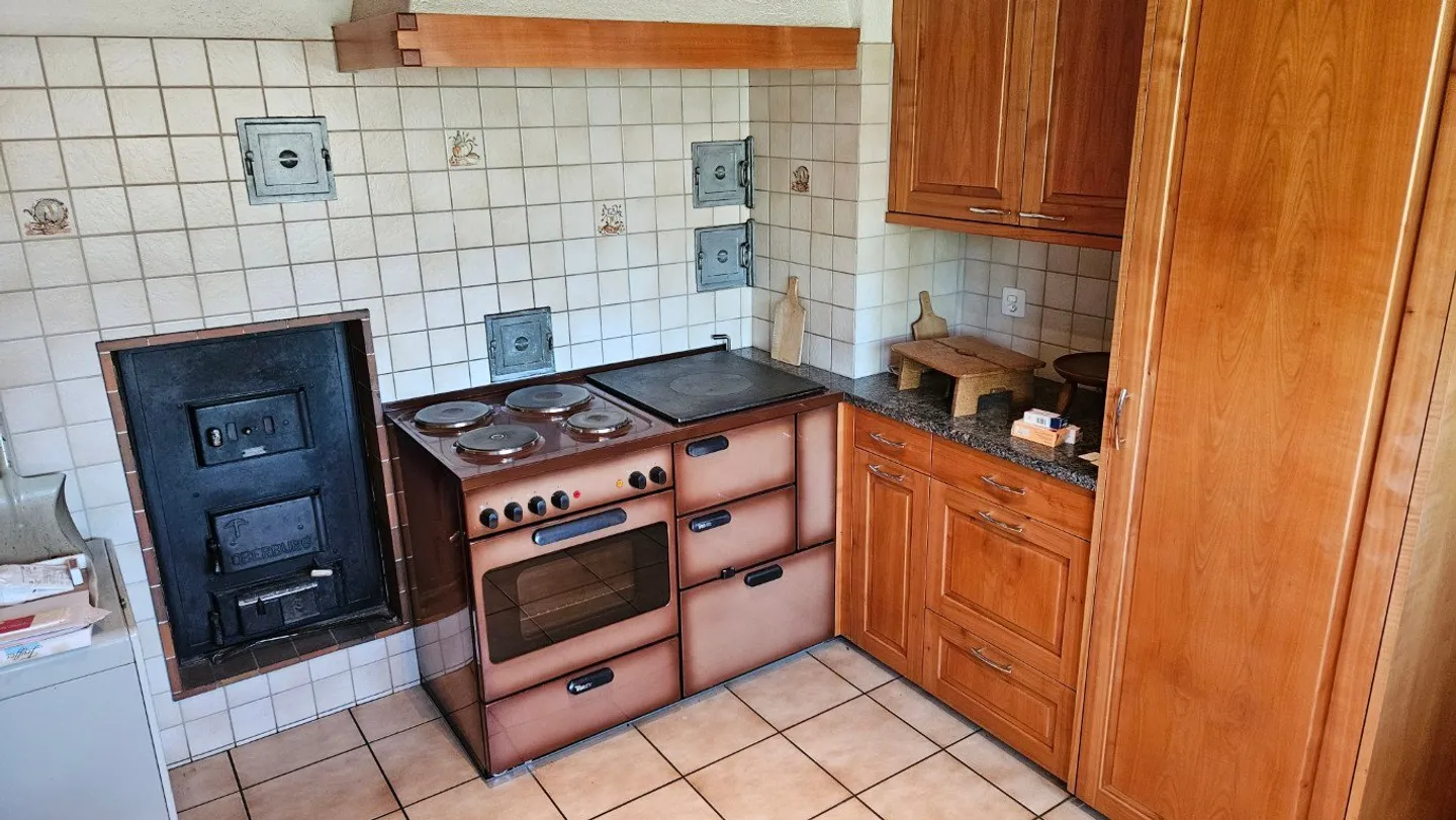 6½ Room Residential House with 2 Apartments - Photo 8 of 16