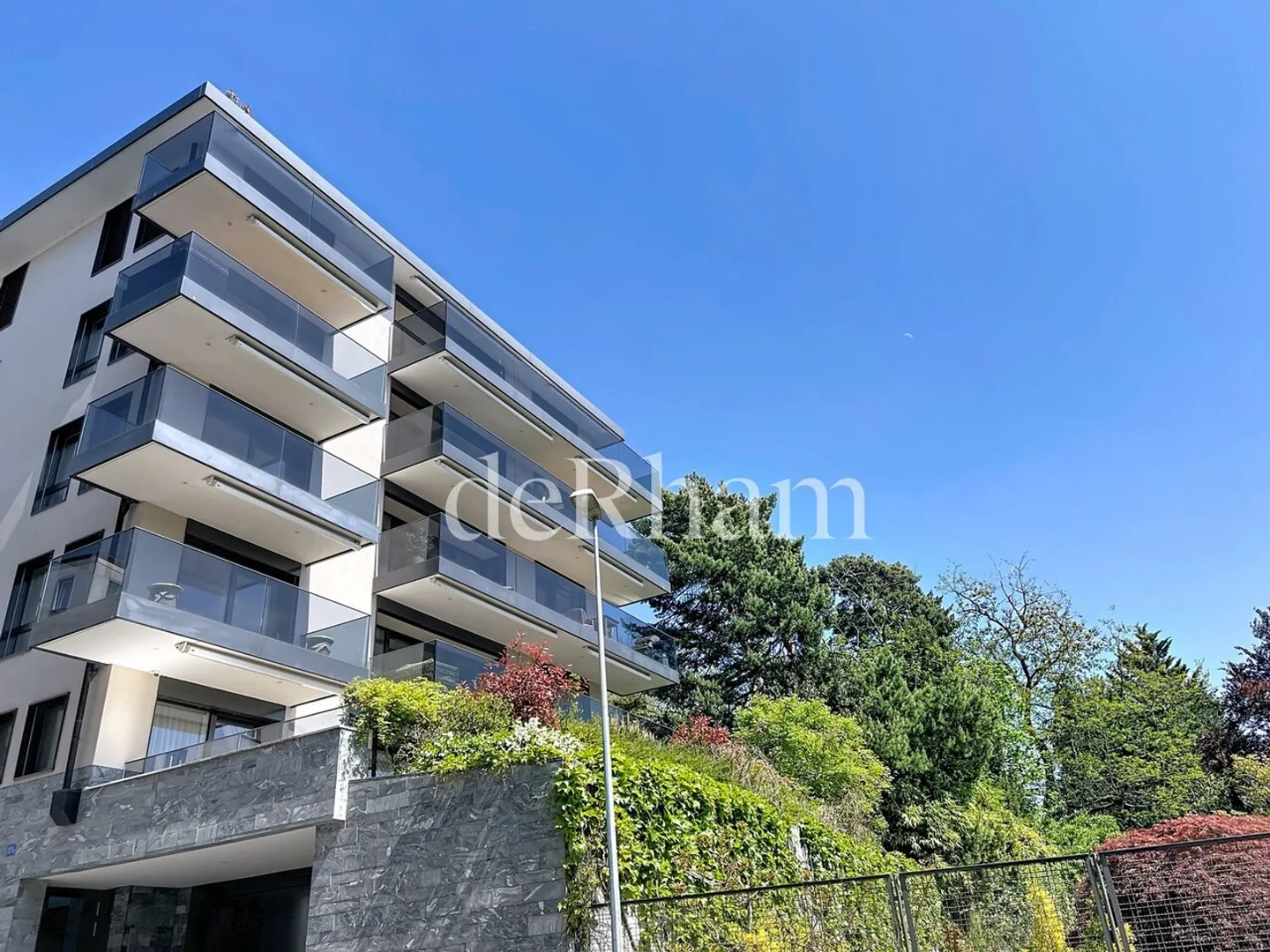 Appartamento di Lusso con Vista Lago - Foto 9 di 12
