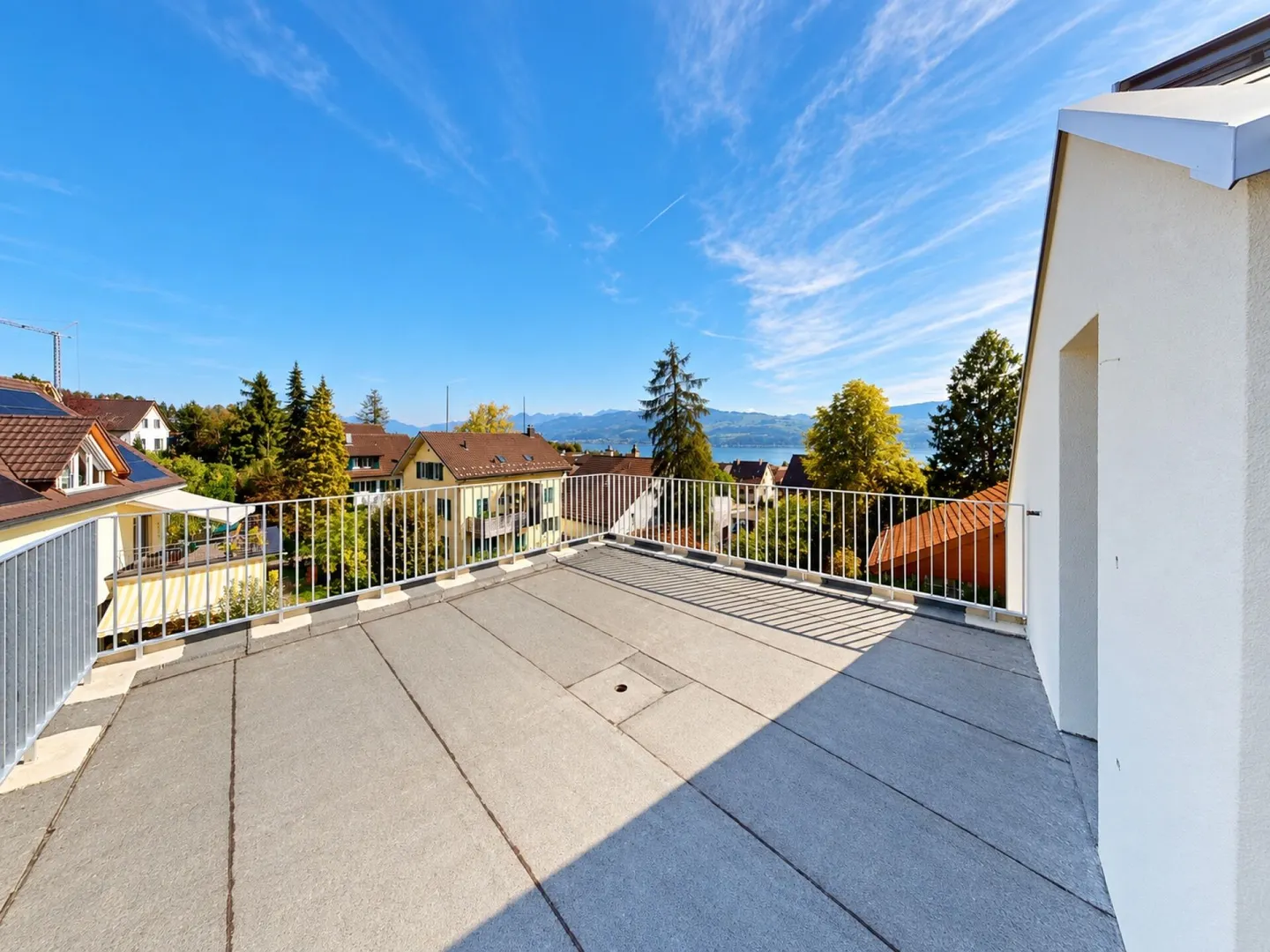 Appartement en attique de classe supérieure - vue sur le lac incluse à Stäfa - Photo 2 sur 17