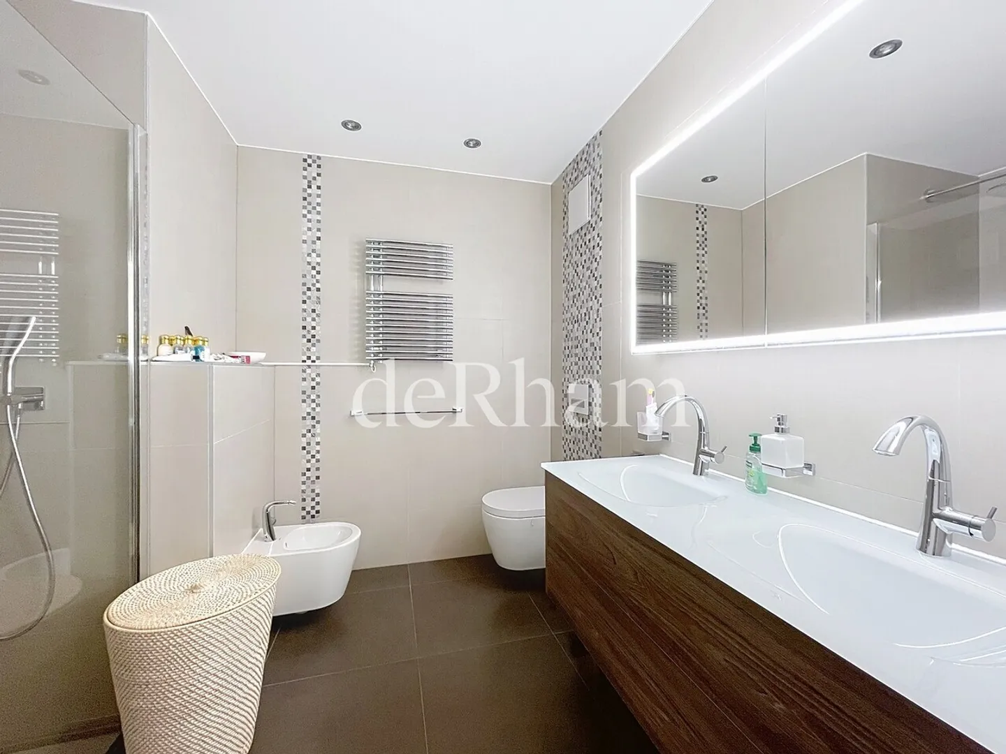 Appartamento di Lusso con Vista Lago - Foto 8 di 12