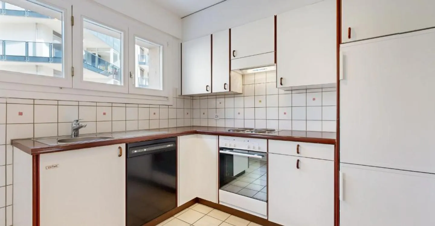 Spazioso appartamento di 3.5 locali in una zona tranquilla - Foto 3 di 9