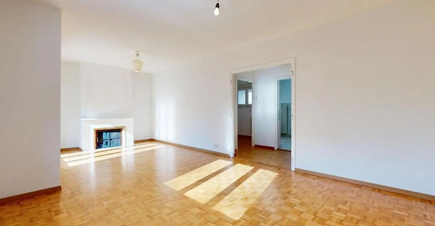 Spazioso appartamento di 3.5 locali in una zona tranquilla - Foto 4 di 9