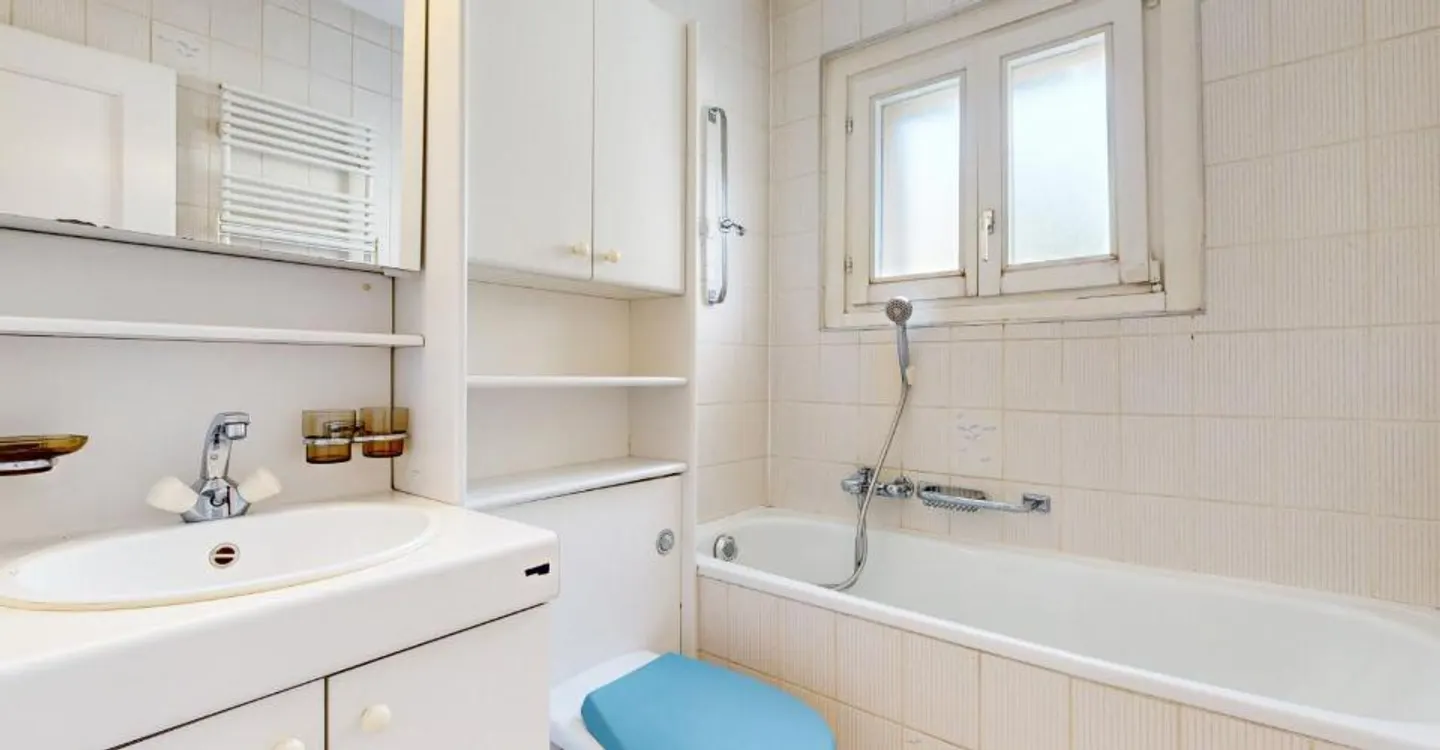 Spazioso appartamento di 3.5 locali in una zona tranquilla - Foto 6 di 9