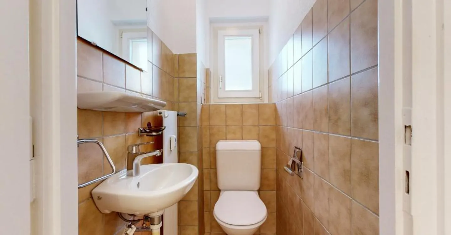 Spazioso appartamento di 3.5 locali in una zona tranquilla - Foto 7 di 9