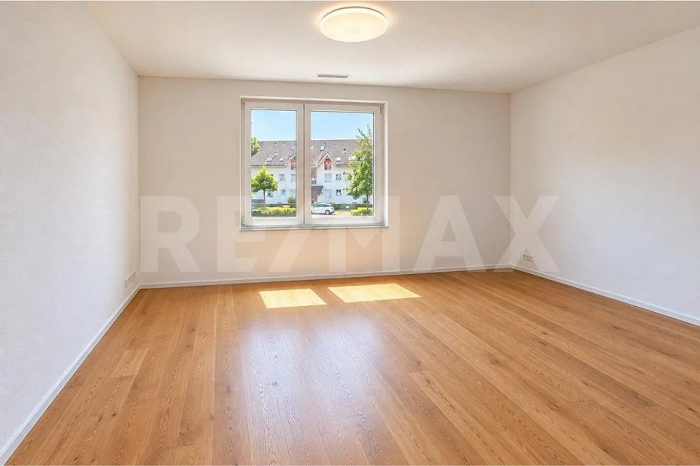 Modernes Apartment mit Balkon - Foto 6 von 13