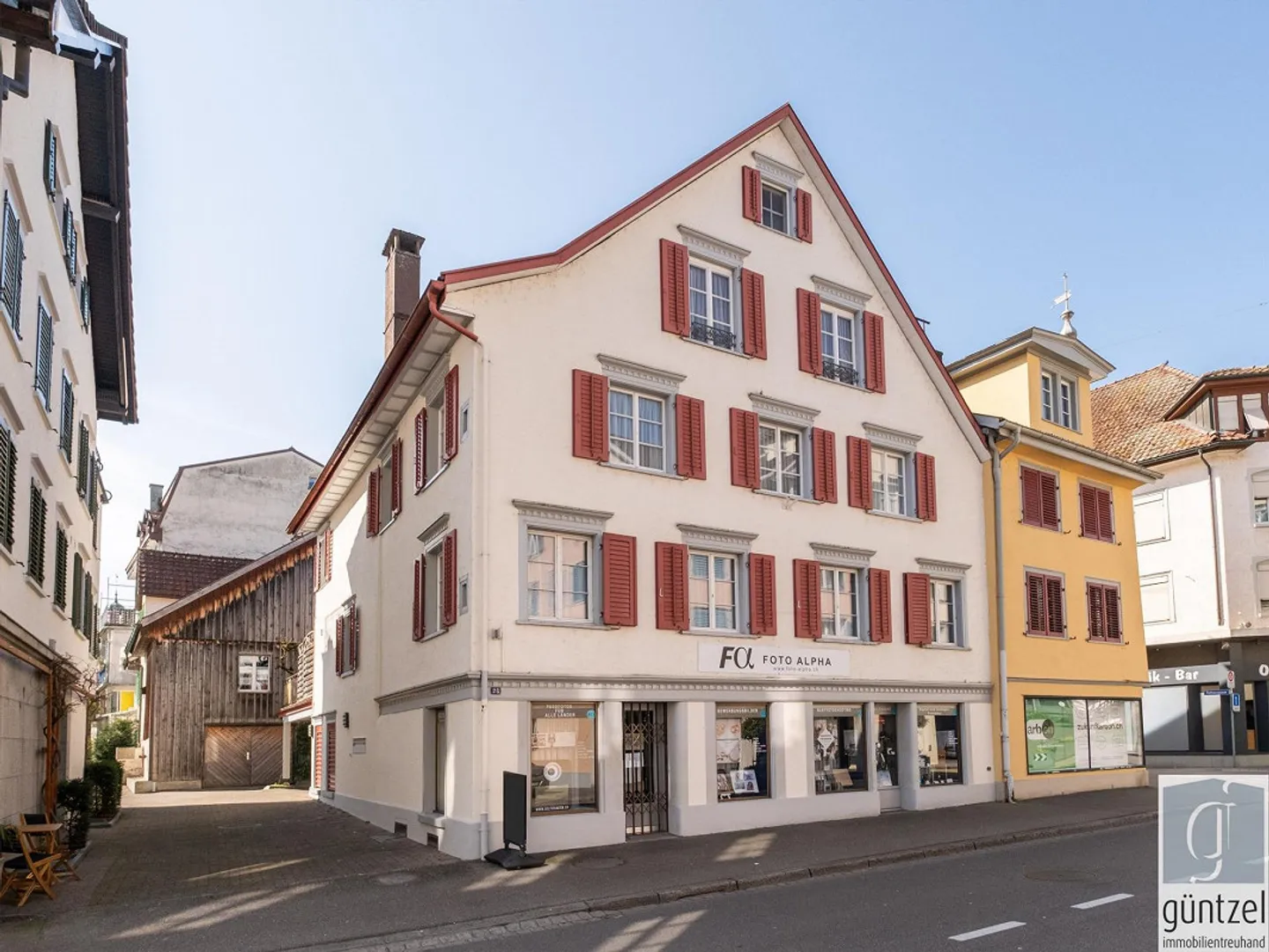 Historisches Stadthaus mit vielseitiger Nutzung - Foto 1 von 13