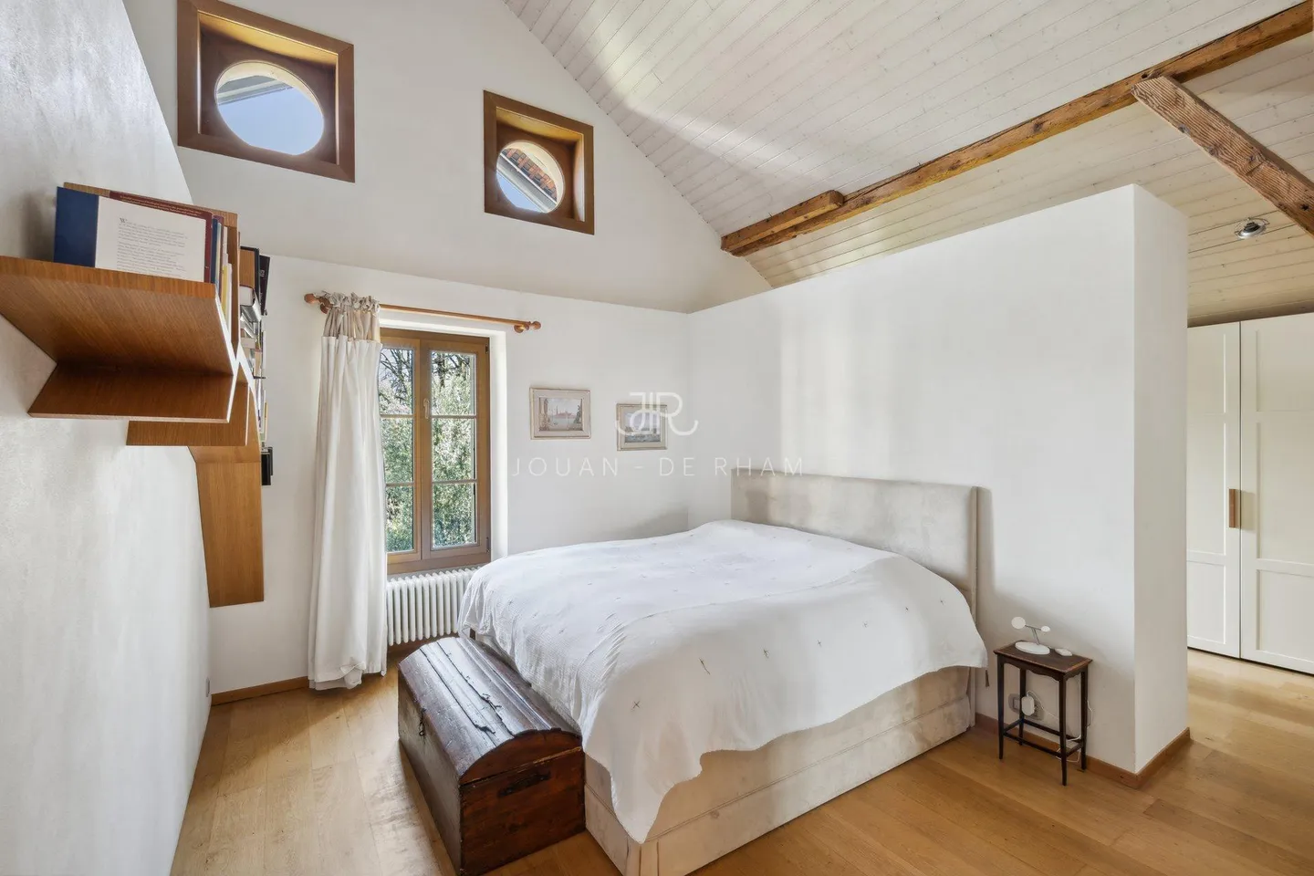 Magnificent renovated farmhouse - Photo 6 of 10