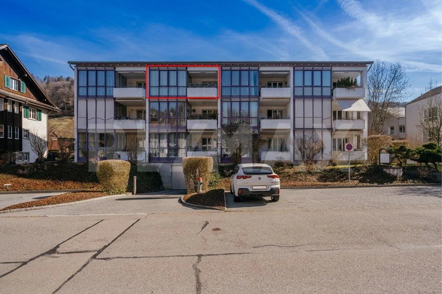 Practical, stylishly renovated 2½-room apartment in Reppischtal - Photo 5 of 13