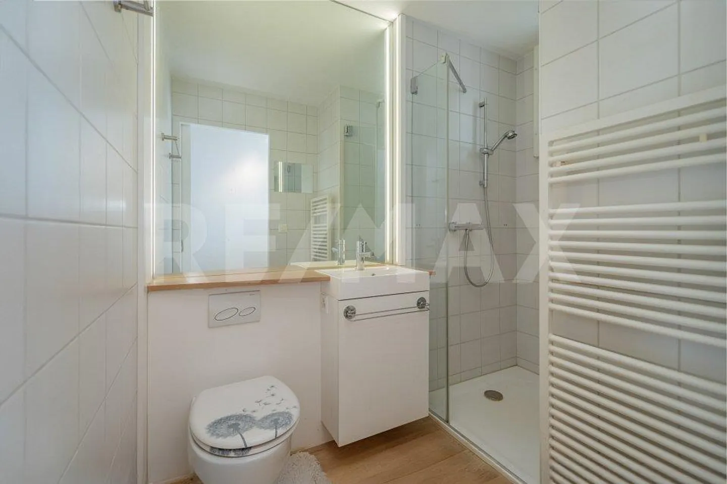 Practical, stylishly renovated 2½-room apartment in Reppischtal - Photo 7 of 13