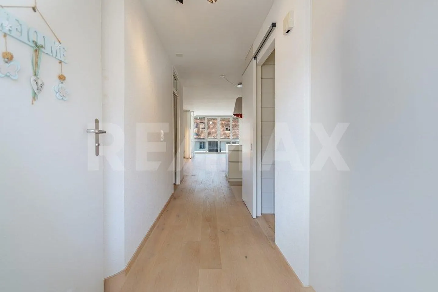 Practical, stylishly renovated 2½-room apartment in Reppischtal - Photo 12 of 13