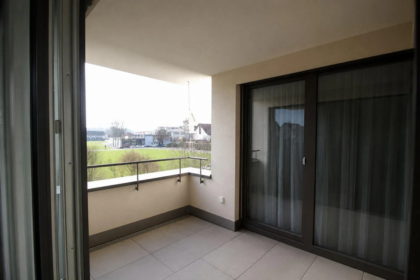 Modern 3.5-room apartment for rent in Mettmenstetten - Photo 8 of 9