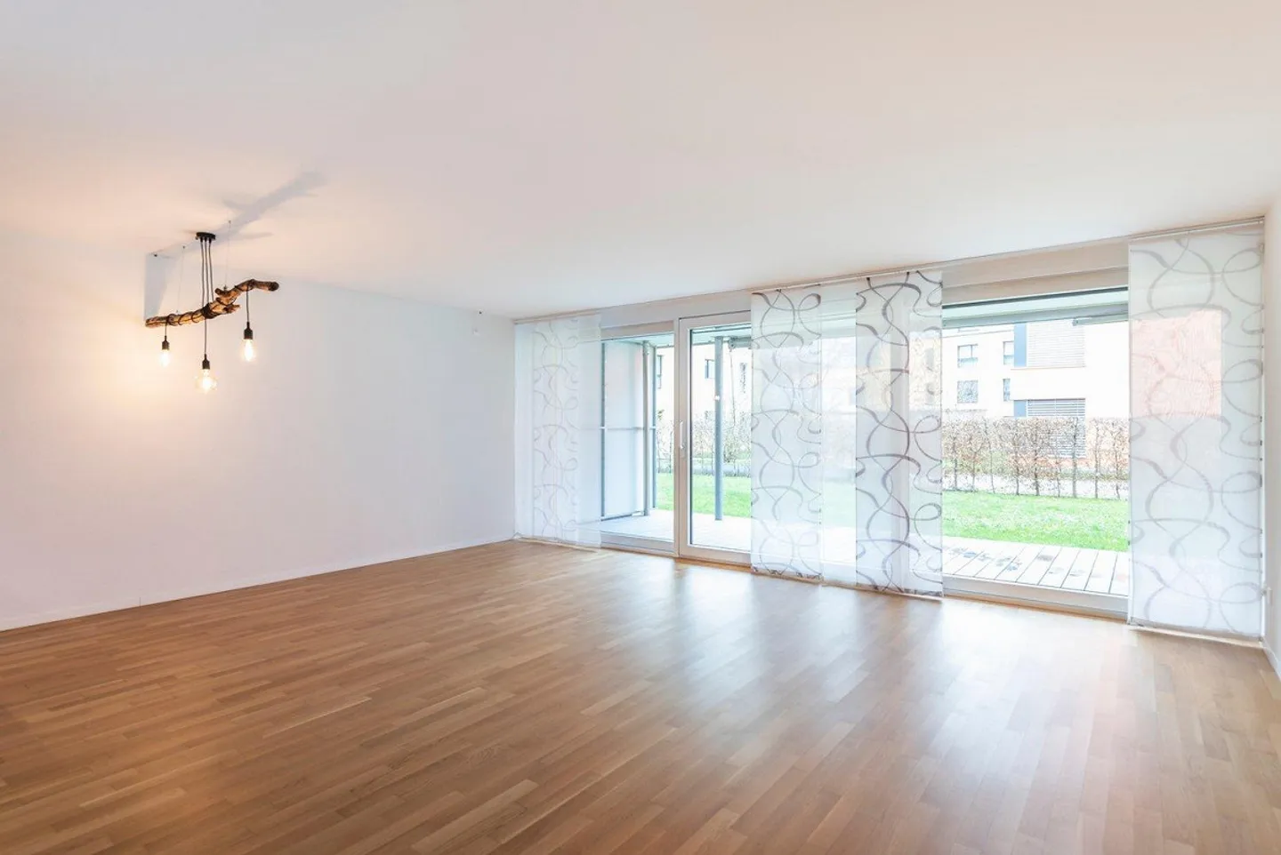 Spacious apartment for rent in a quiet settlement - Photo 4 of 8