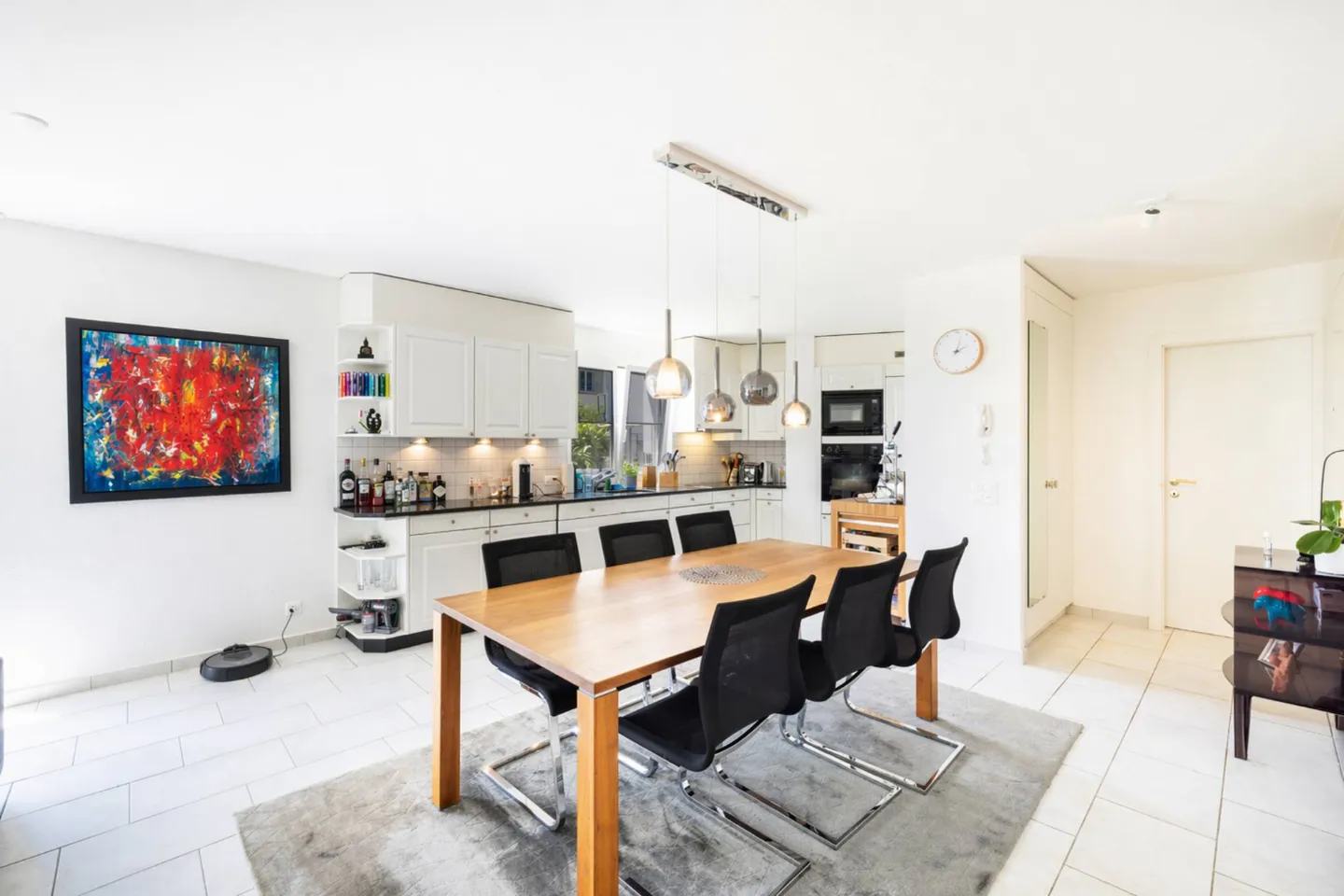 Spacious 5.5-room apartment with terrace and large garden - Photo 2 of 12