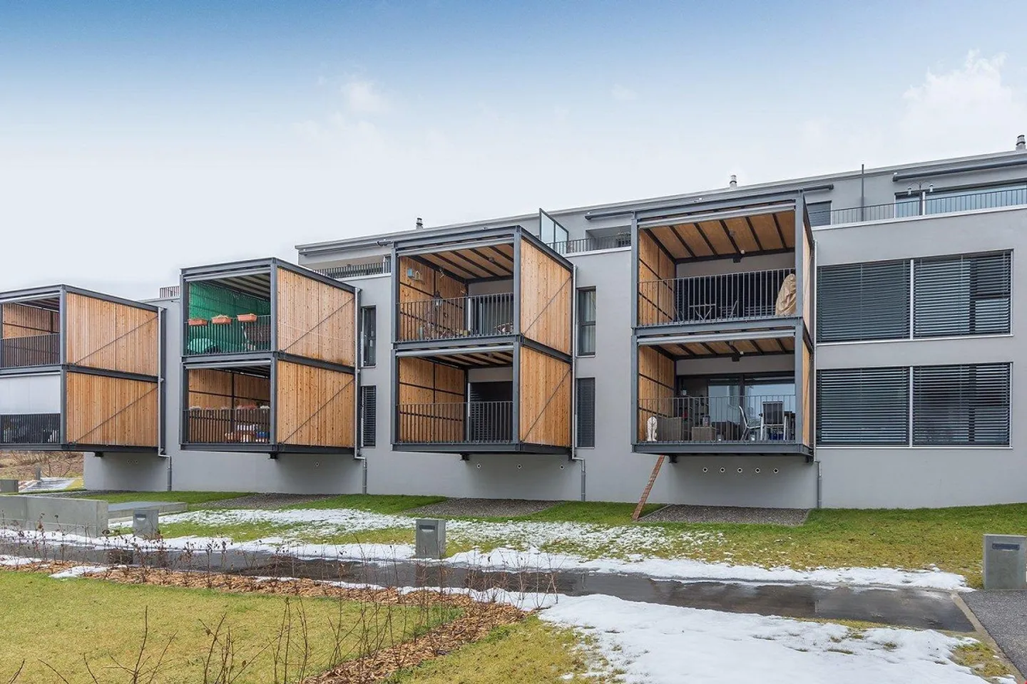 Moderne Wohnung an ruhiger und sonniger Lage - Foto 1 von 7