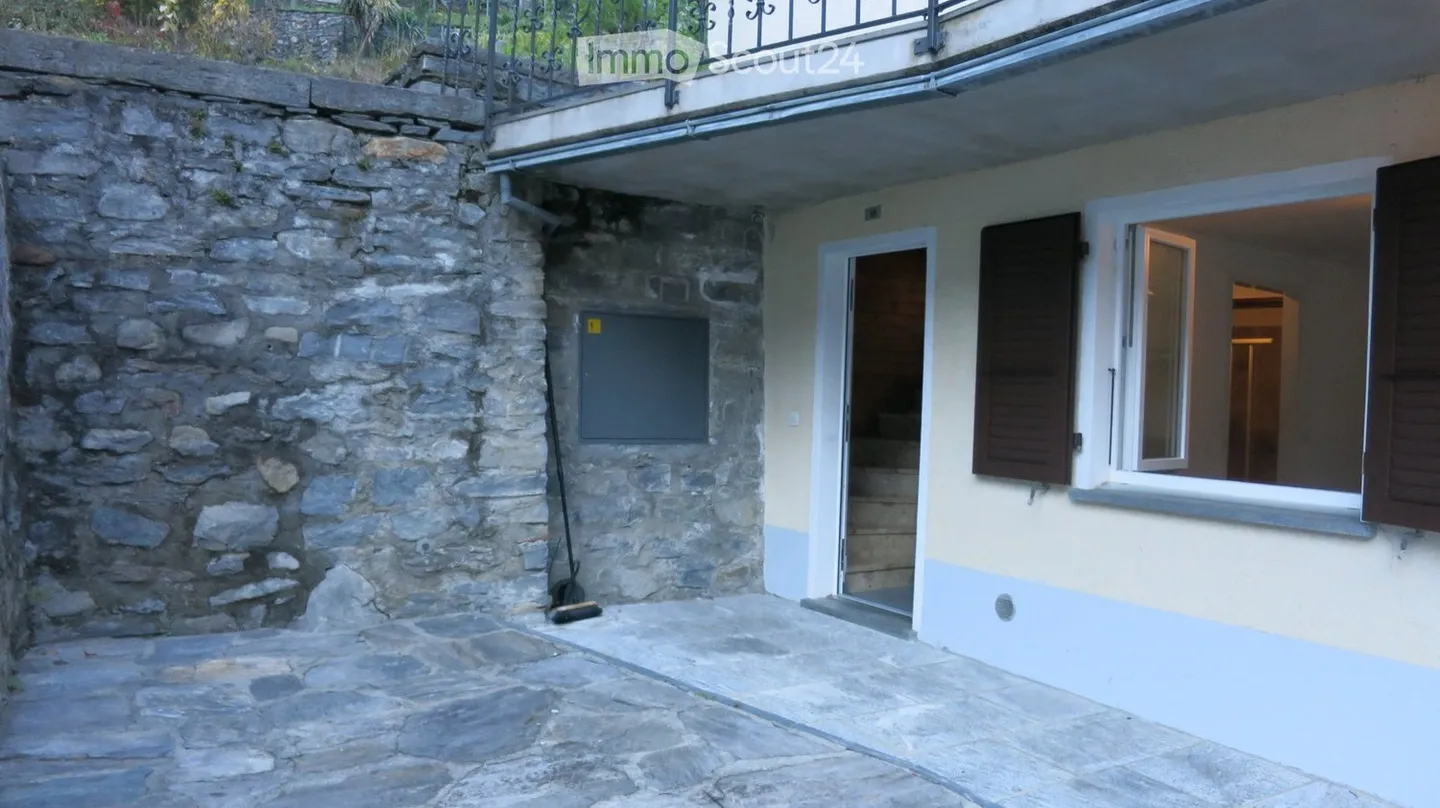 Incantevole casa familiare a Grono - Foto 4 di 5