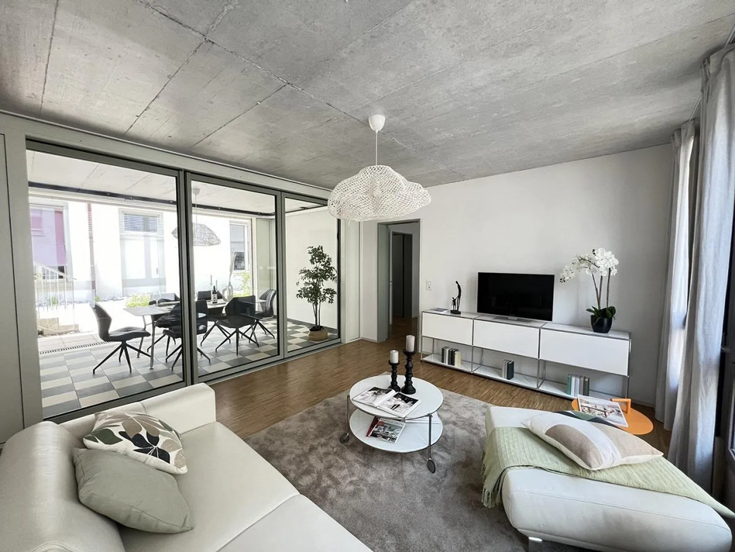 Moderno appartamento di 3,5 stanze con terrazza nel centro della città vecchia - Foto 3 di 10