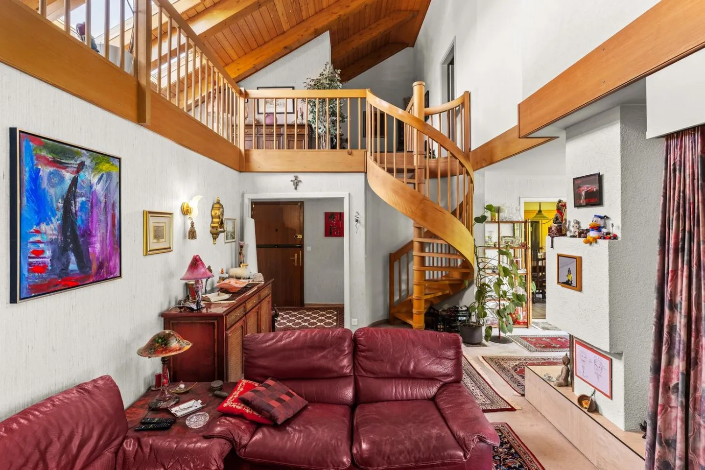Duplex apartment for renovation in a sought-after residential area - Photo 1 of 13