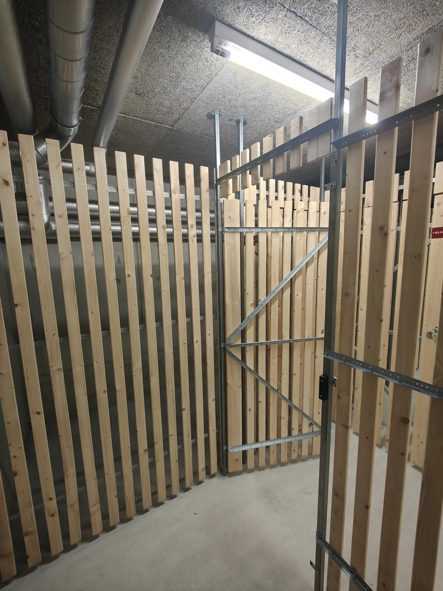 2.78m2 Storage Room Kriens - Nidfeldstrasse 2U - Photo 4 of 9