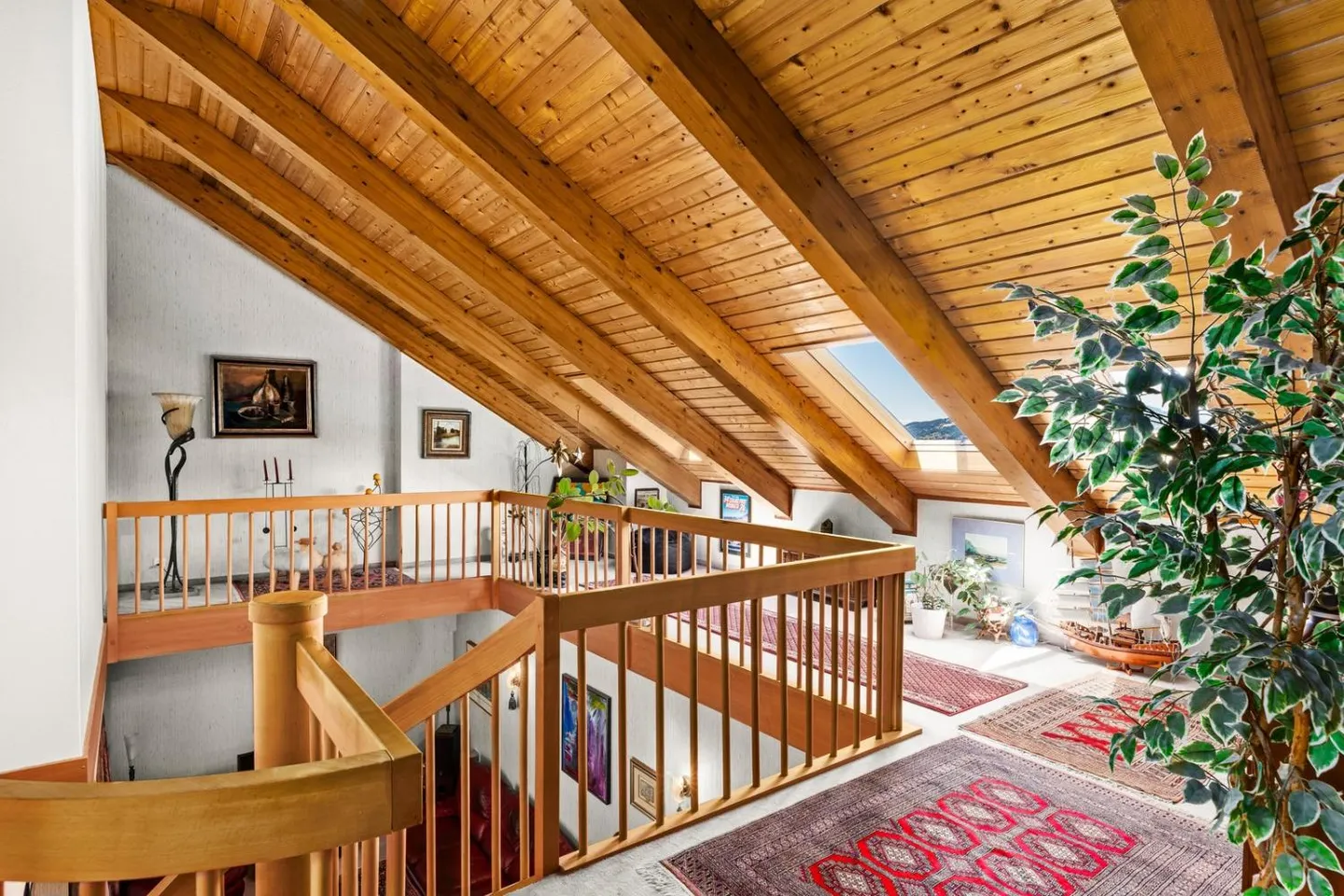Duplex apartment for renovation in a sought-after residential area - Photo 3 of 13