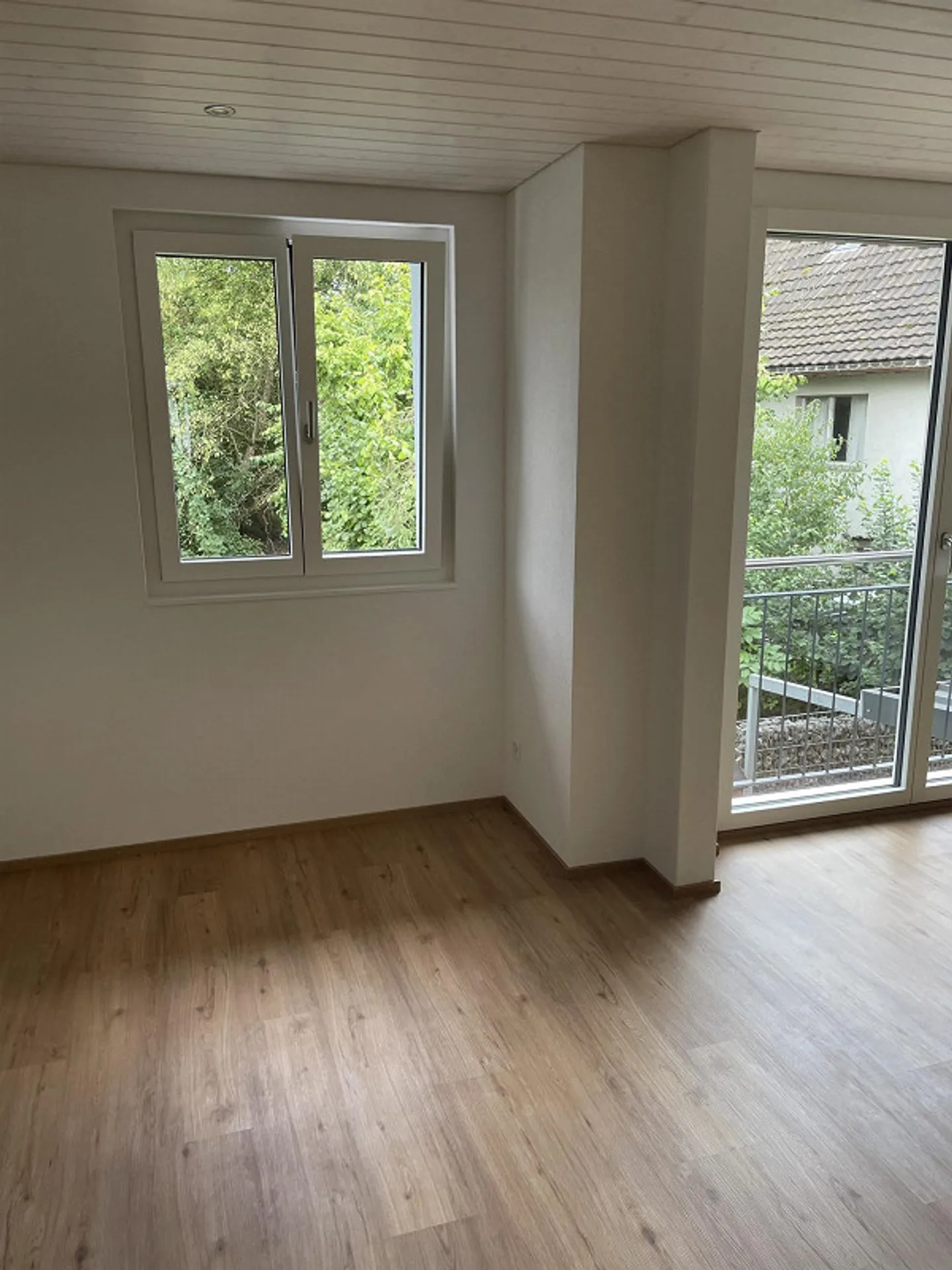 Spacious, nearly new 6-room townhouse - Photo 7 of 13