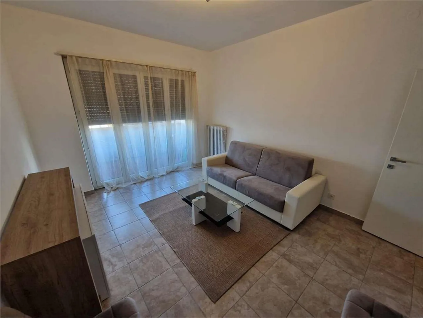 Chiasso - Lumineux 2.5 Pièces Meublé au 5ème Étage avec Balcon - Photo 1 sur 9