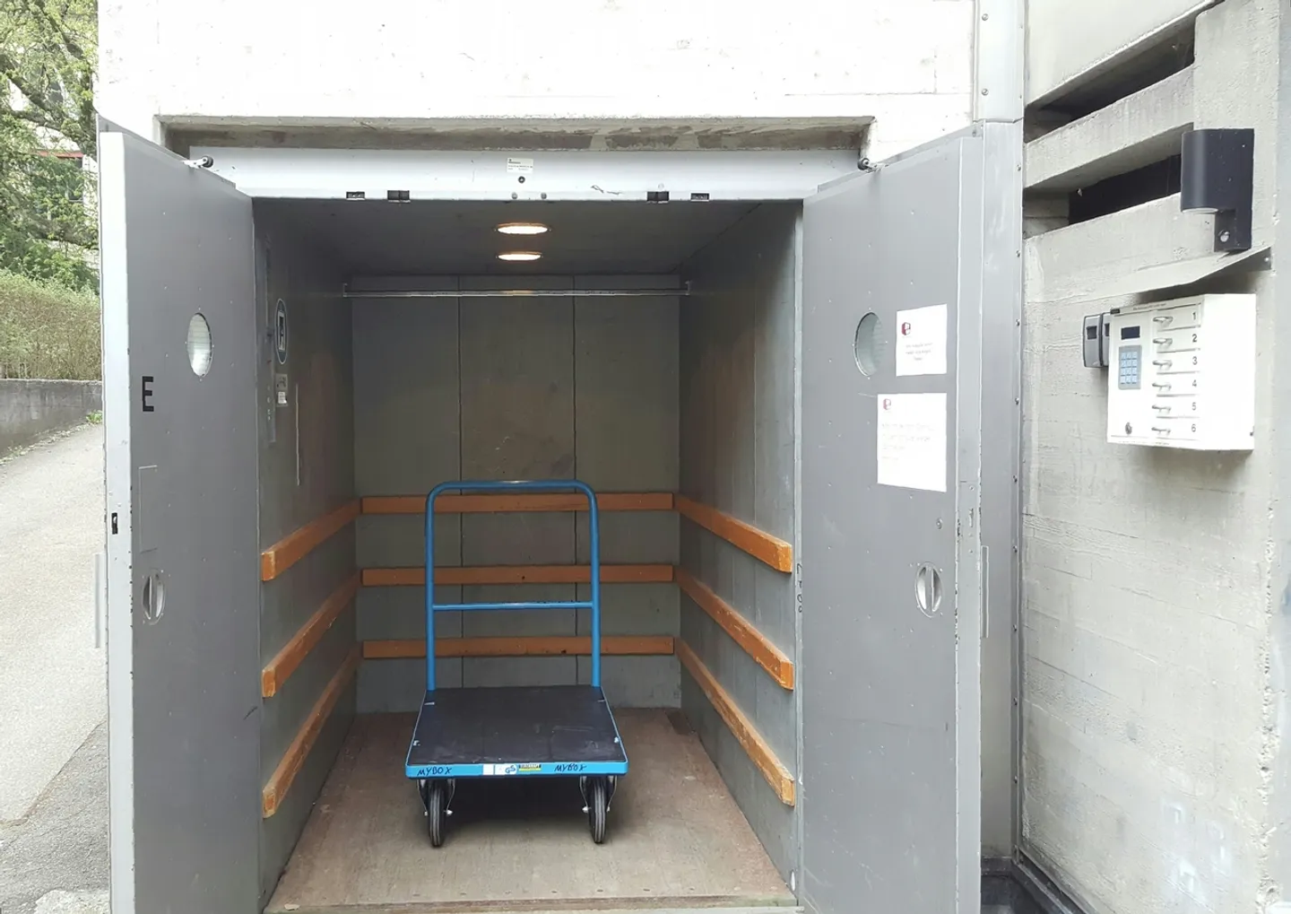 Spazi di stoccaggio (Self-Storage) a Zurigo Est - Foto 3 di 3