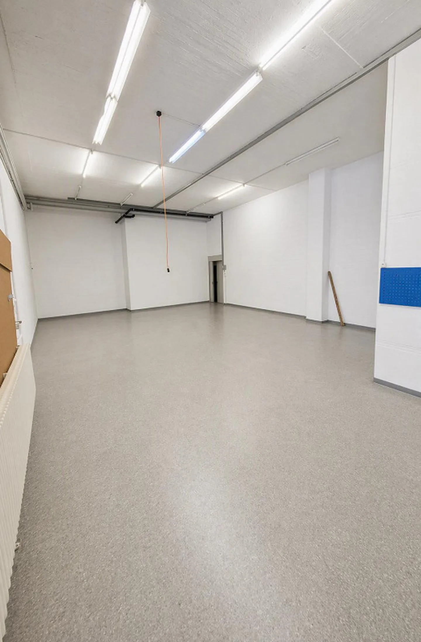 Commercial Building Bernstrasse Dietikon - Attractive Commercial Space on the Ground Floor - Photo 2 of 6
