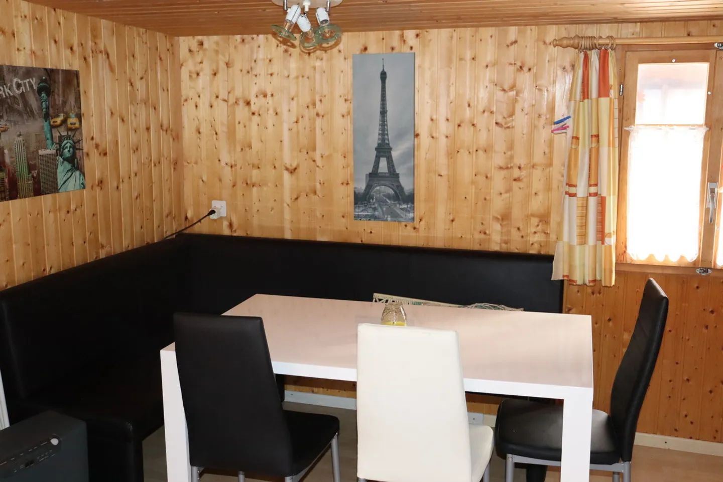 Charmantes 2.5-Zimmer-Campinghaus mit Sonnenterrasse in Raron VS - Foto 4 von 13