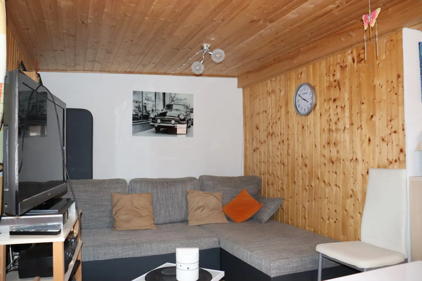 Charmantes 2.5-Zimmer-Campinghaus mit Sonnenterrasse in Raron VS - Foto 5 von 13