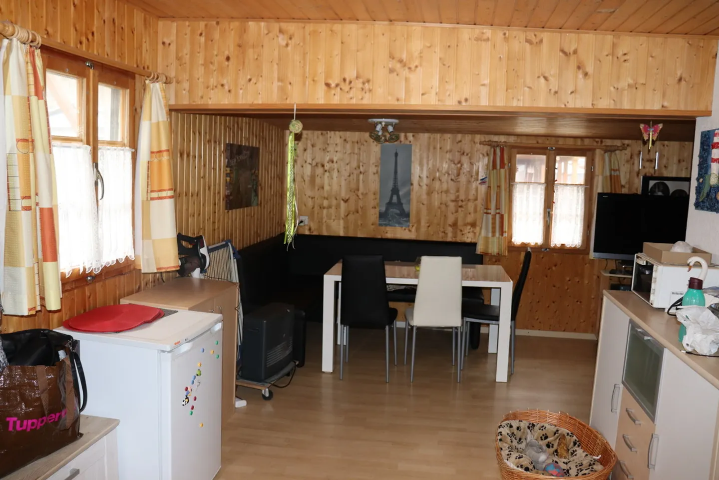 Charmantes 2.5-Zimmer-Campinghaus mit Sonnenterrasse in Raron VS - Foto 6 von 13