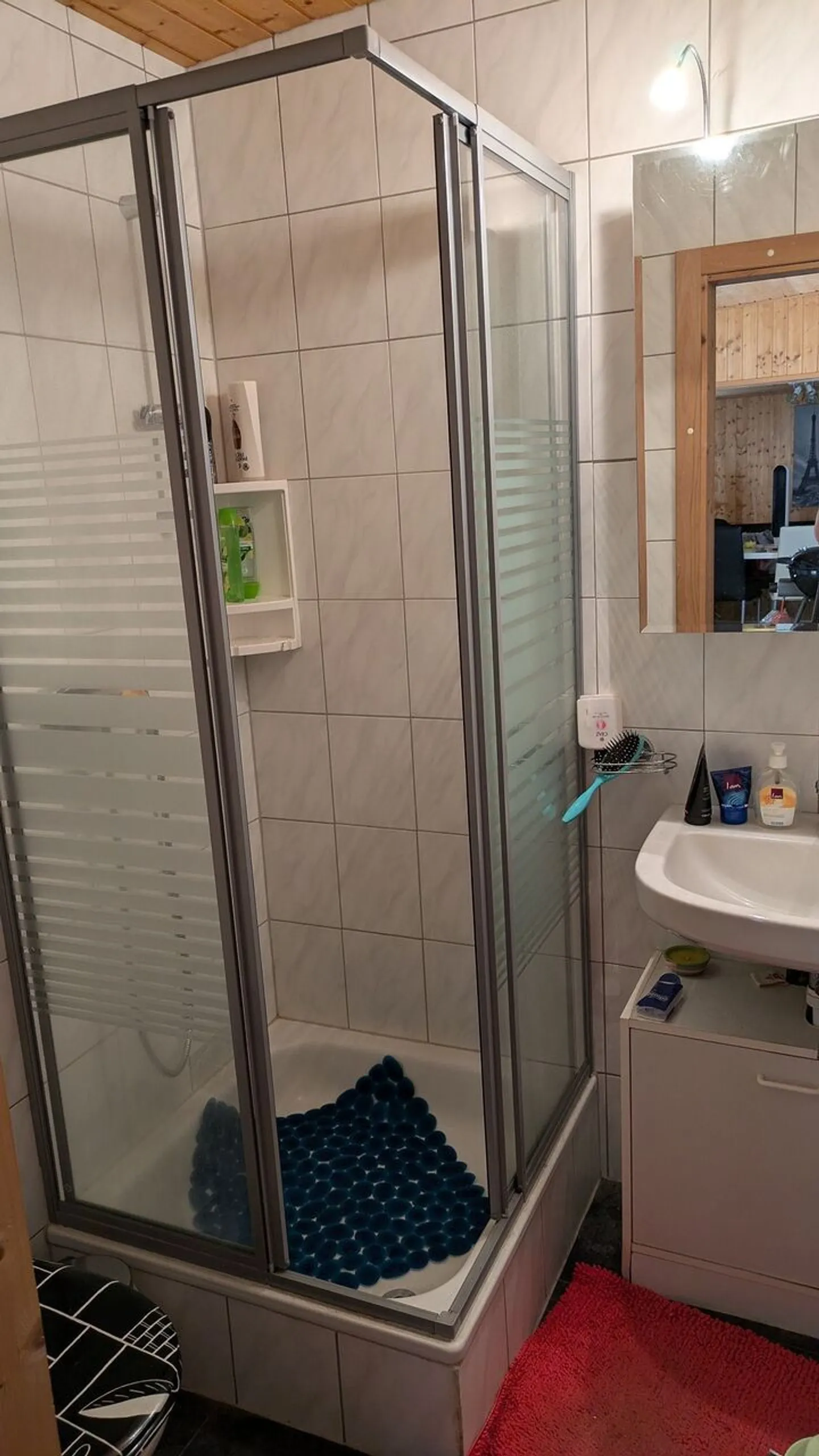 Charmantes 2.5-Zimmer-Campinghaus mit Sonnenterrasse in Raron VS - Foto 9 von 13