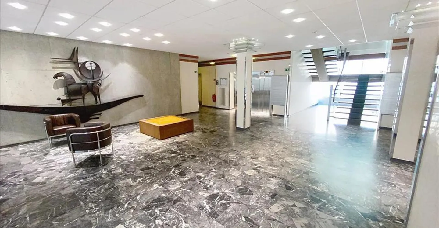 Près du Palais des Nations et de l'ONU, en face du CICG - Photo 2 sur 10