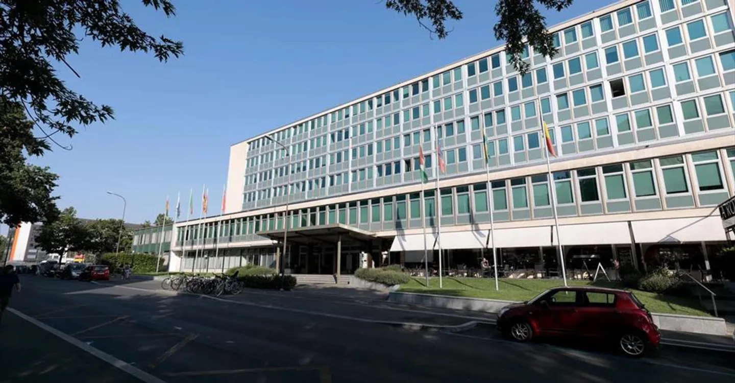 Près du Palais des Nations et de l'ONU, en face du CICG - Photo 3 sur 10