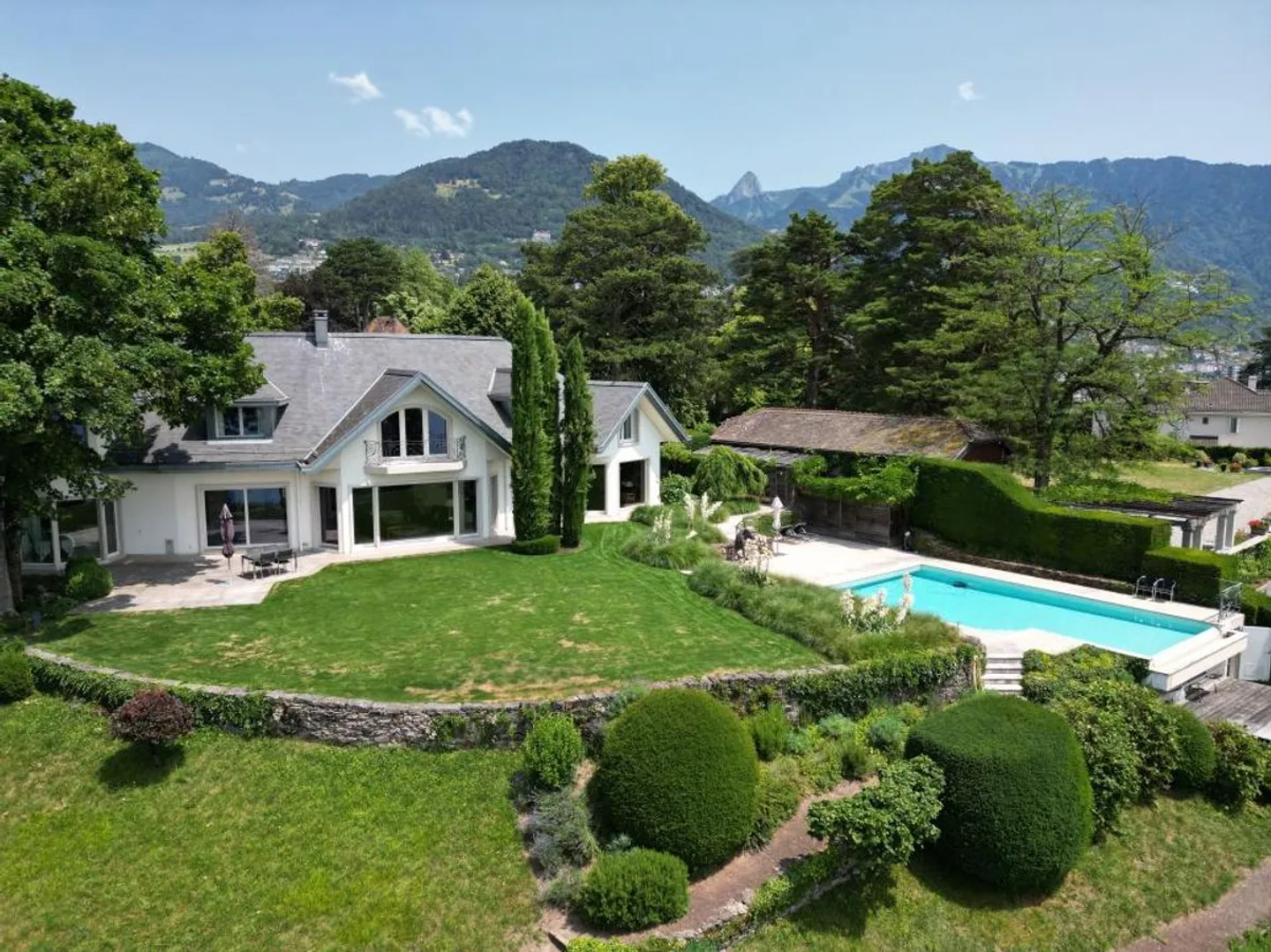 Stupenda Villa con Vista Lago - Foto 3 di 13