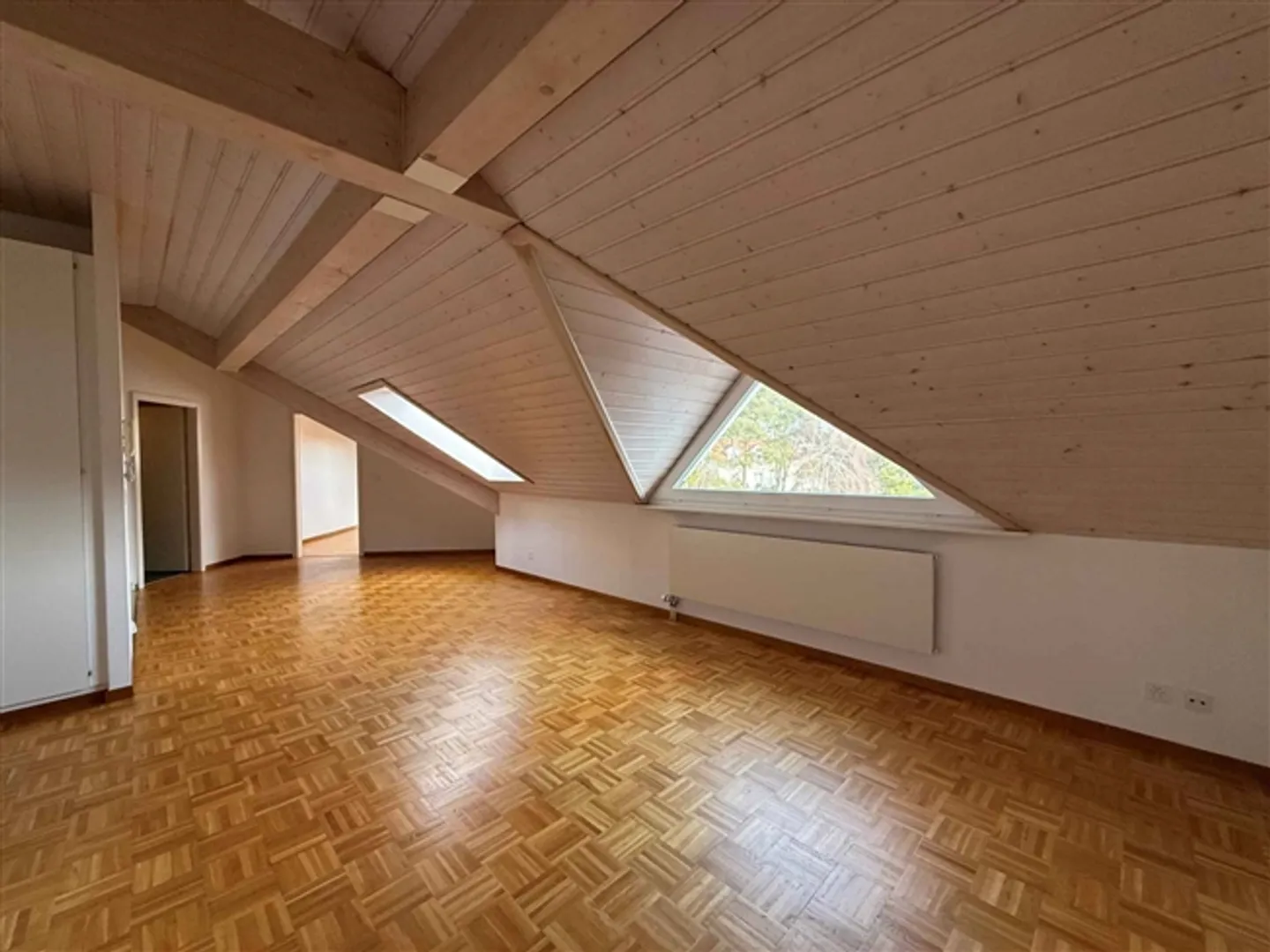 Beautiful 2.5-room apartment in the heart of Apples - Photo 2 of 5