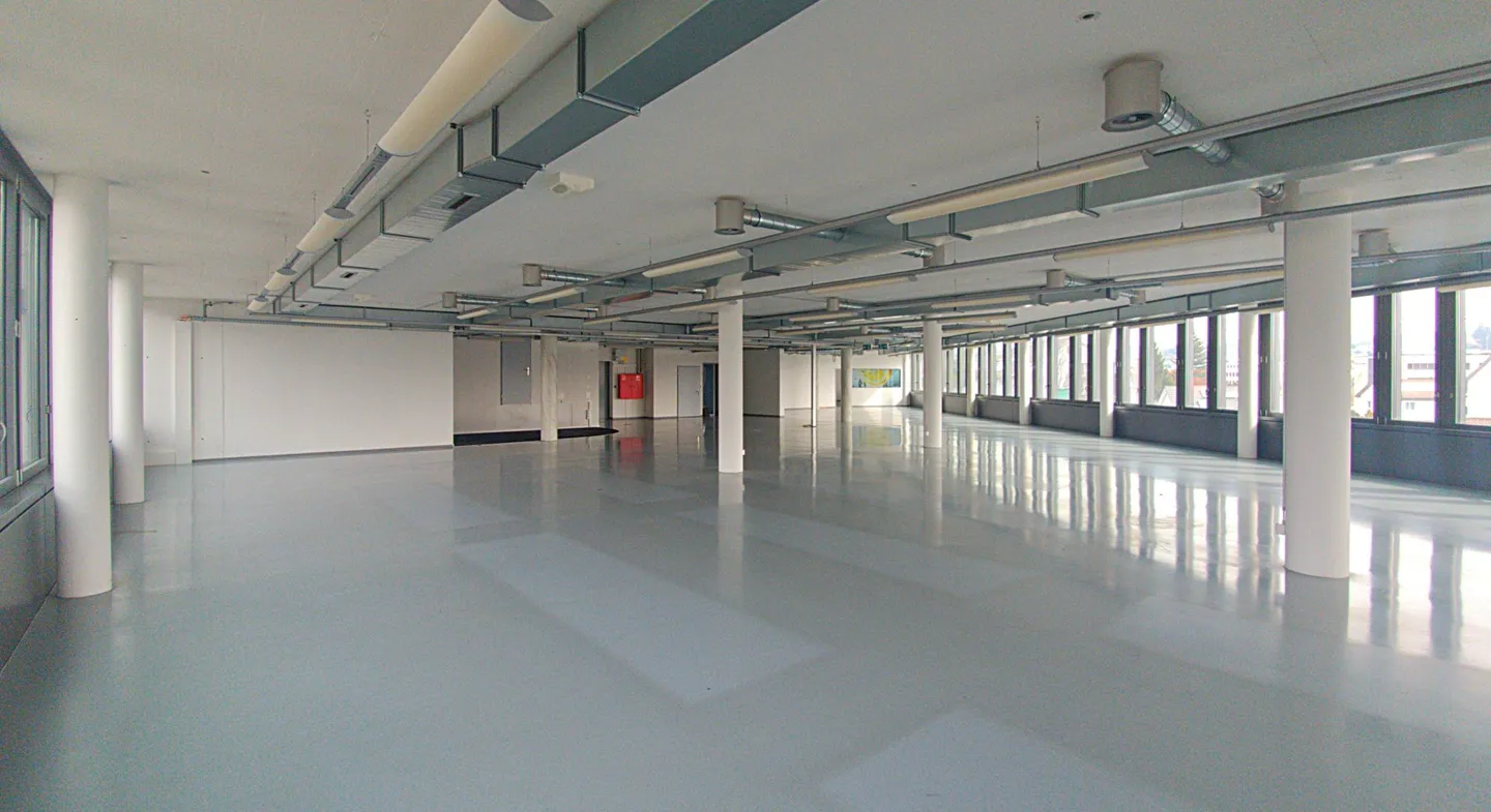 Gekühlte, äusserst helle Gewerbefläche mit abgetrenntem Büro! - Foto 3 von 6