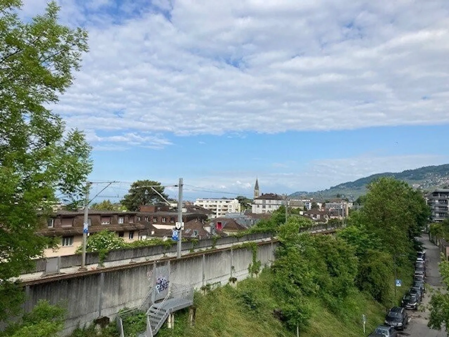 Bel appartamento di 4 stanze vicino al lago in fase di ristrutturazione - Foto 2 di 5