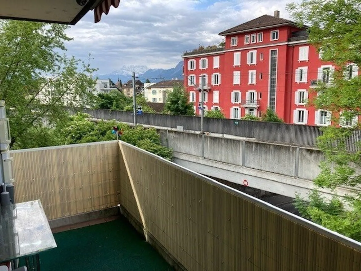 Bel appartamento di 4 stanze vicino al lago in fase di ristrutturazione - Foto 4 di 5