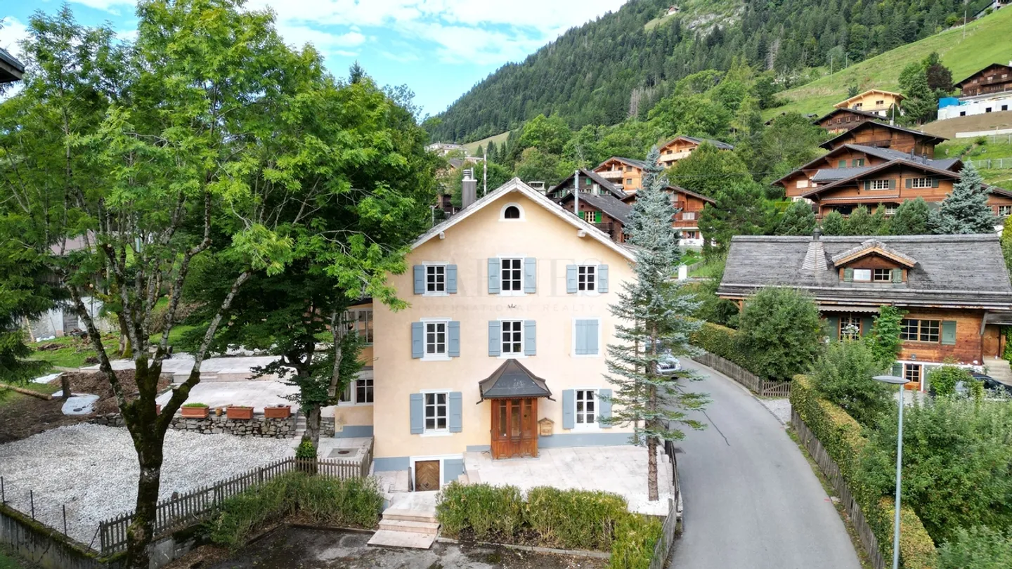 Eccezionale - Casa di villaggio in pietra con grande giardino - Foto 1 di 12