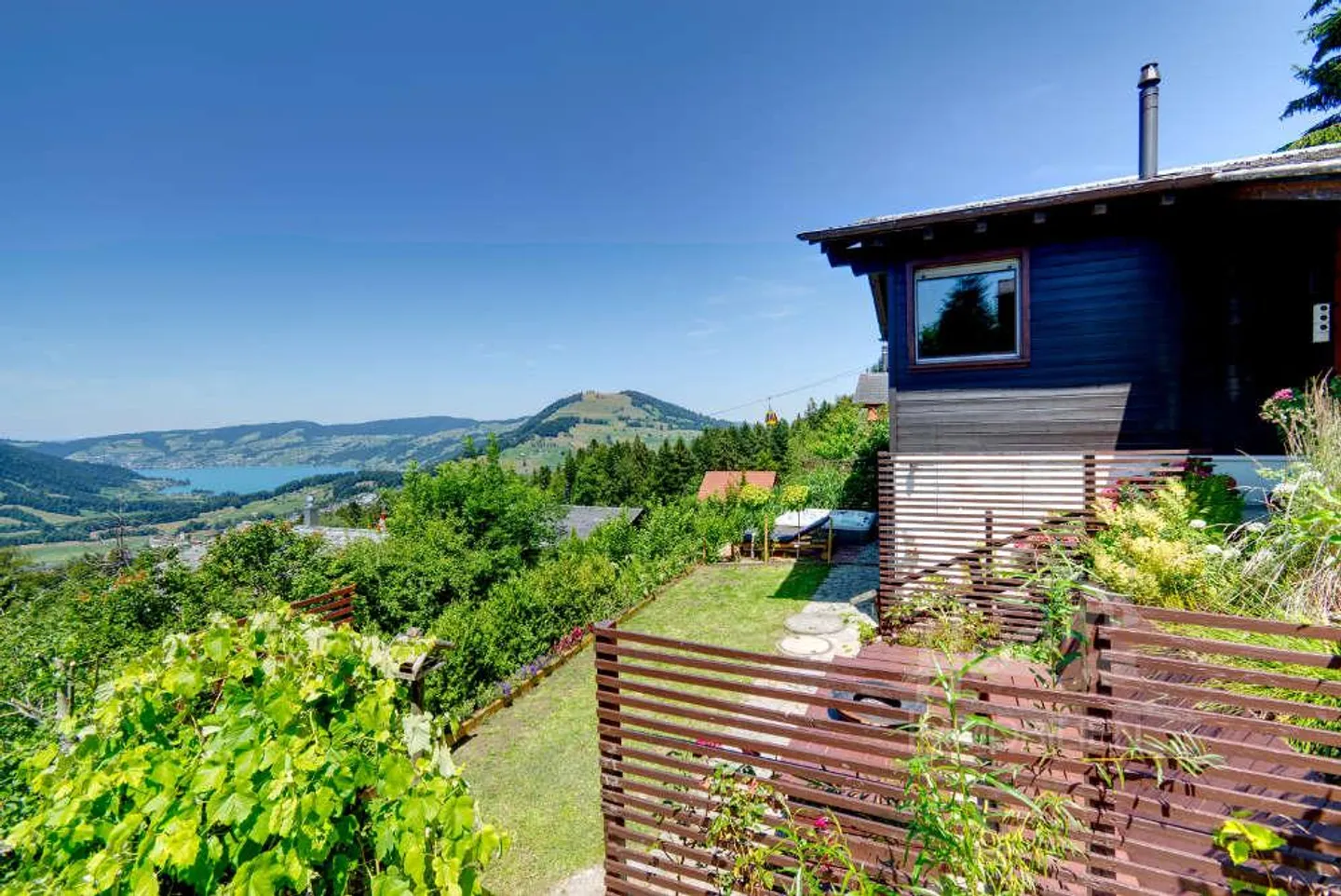Mountain Jewel with Dreamlike View - Photo 2 of 28