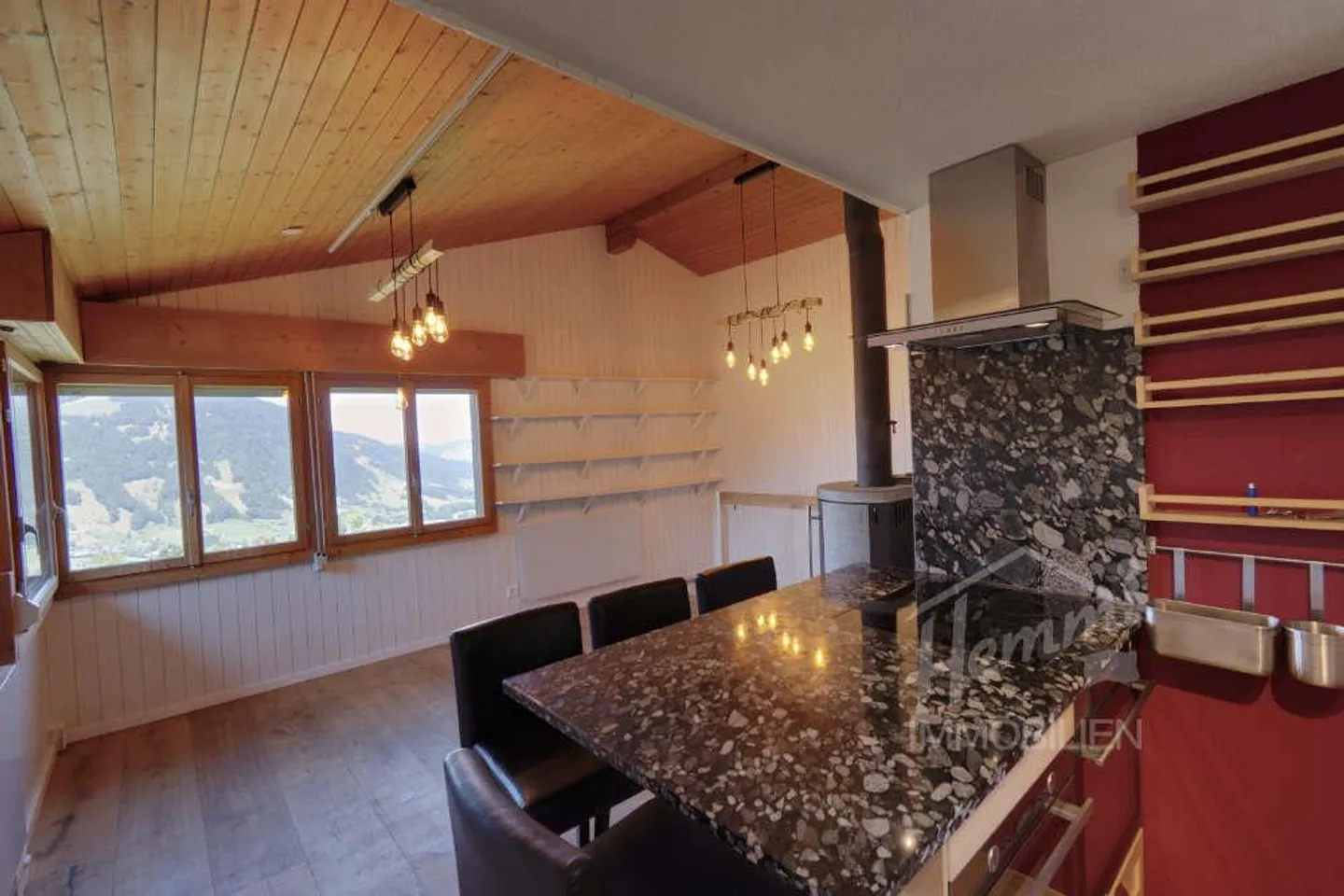 Mountain Jewel with Dreamlike View - Photo 5 of 28