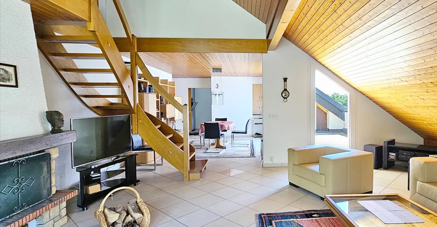 Superbe Appartement en Attique - Photo 2 sur 8