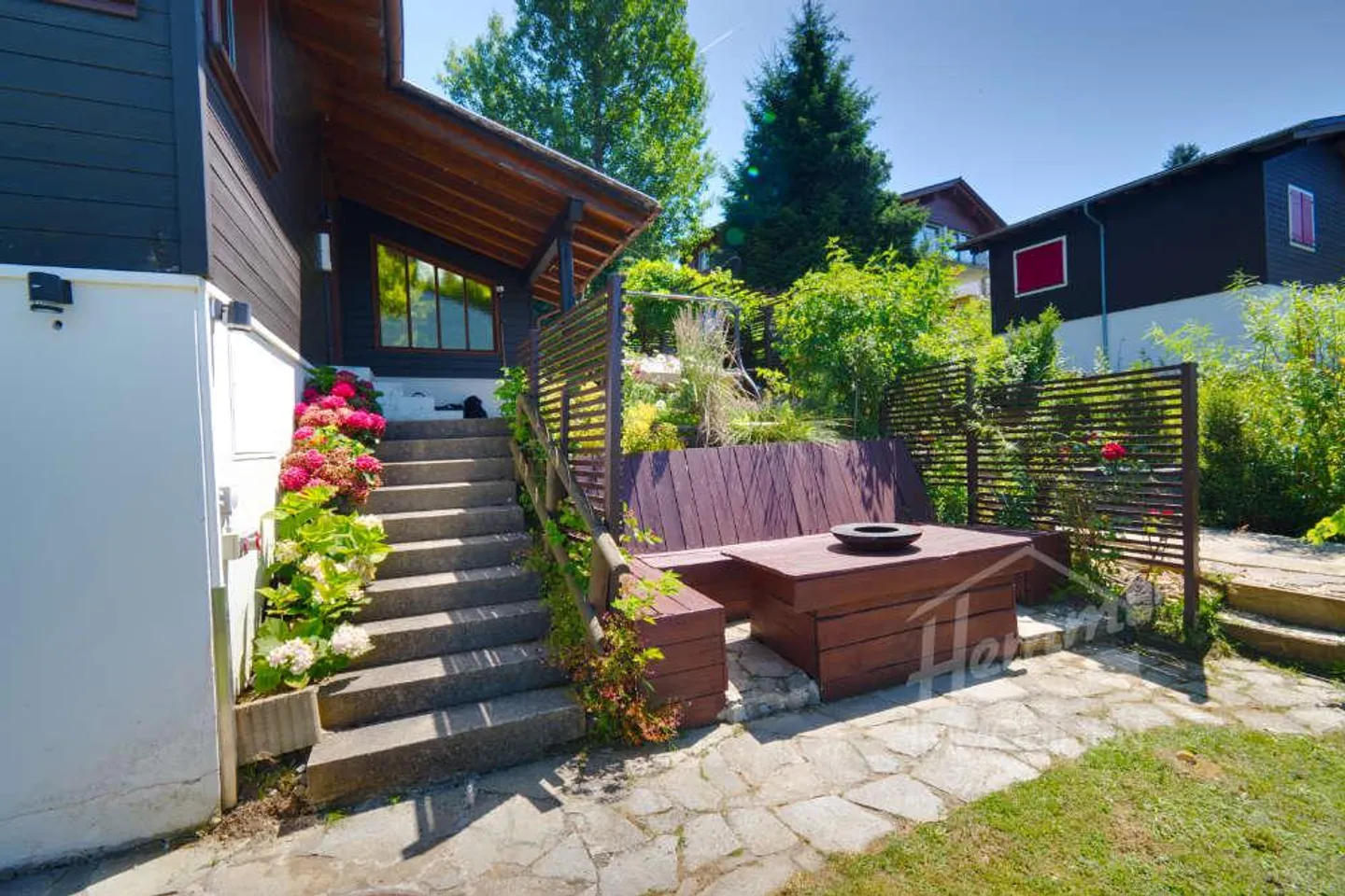 Mountain Jewel with Dreamlike View - Photo 23 of 28