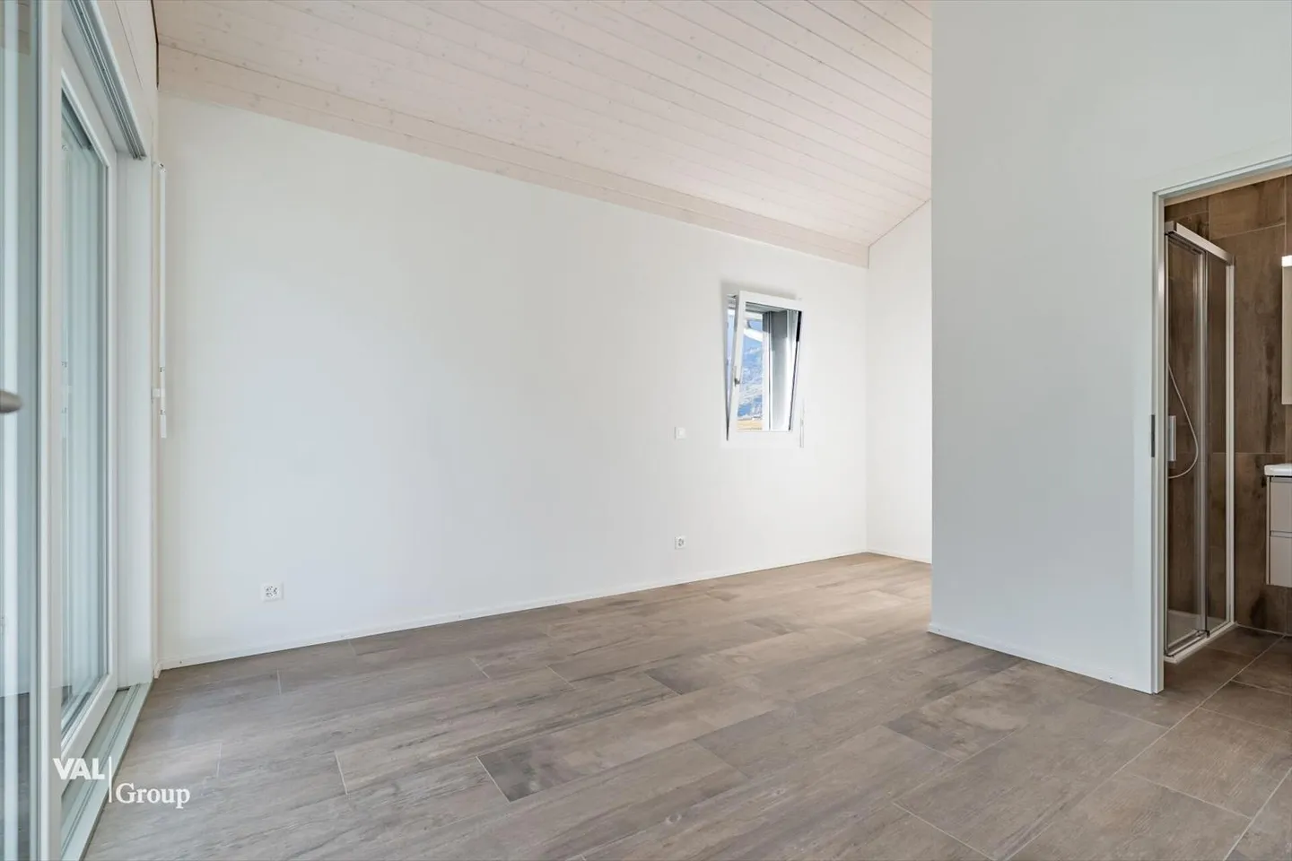 Magnifico attico luminoso di 4,5 stanze con balcone - Foto 7 di 13