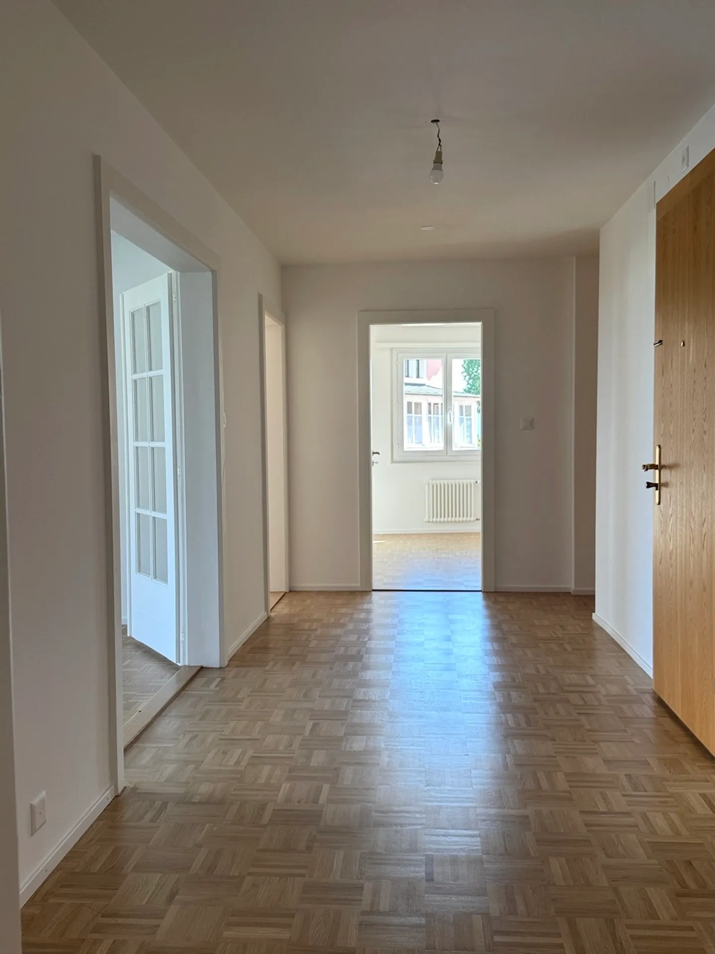 Magnifique appartement de 5,5 pièces avec jardin privé - Photo 2 sur 11