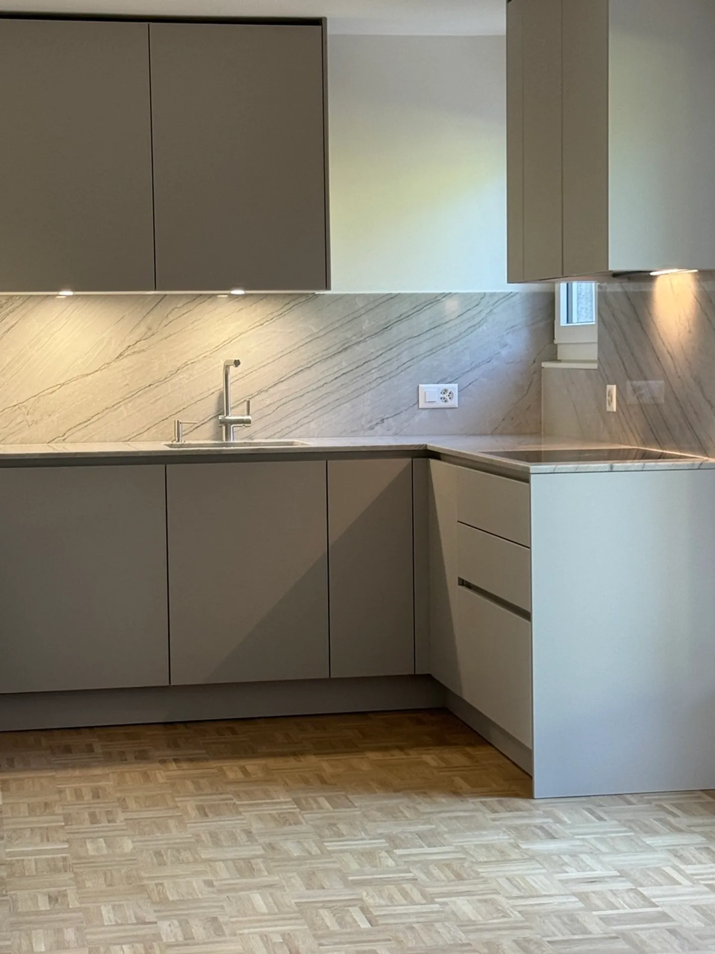 Magnifique appartement de 5,5 pièces avec jardin privé - Photo 4 sur 11