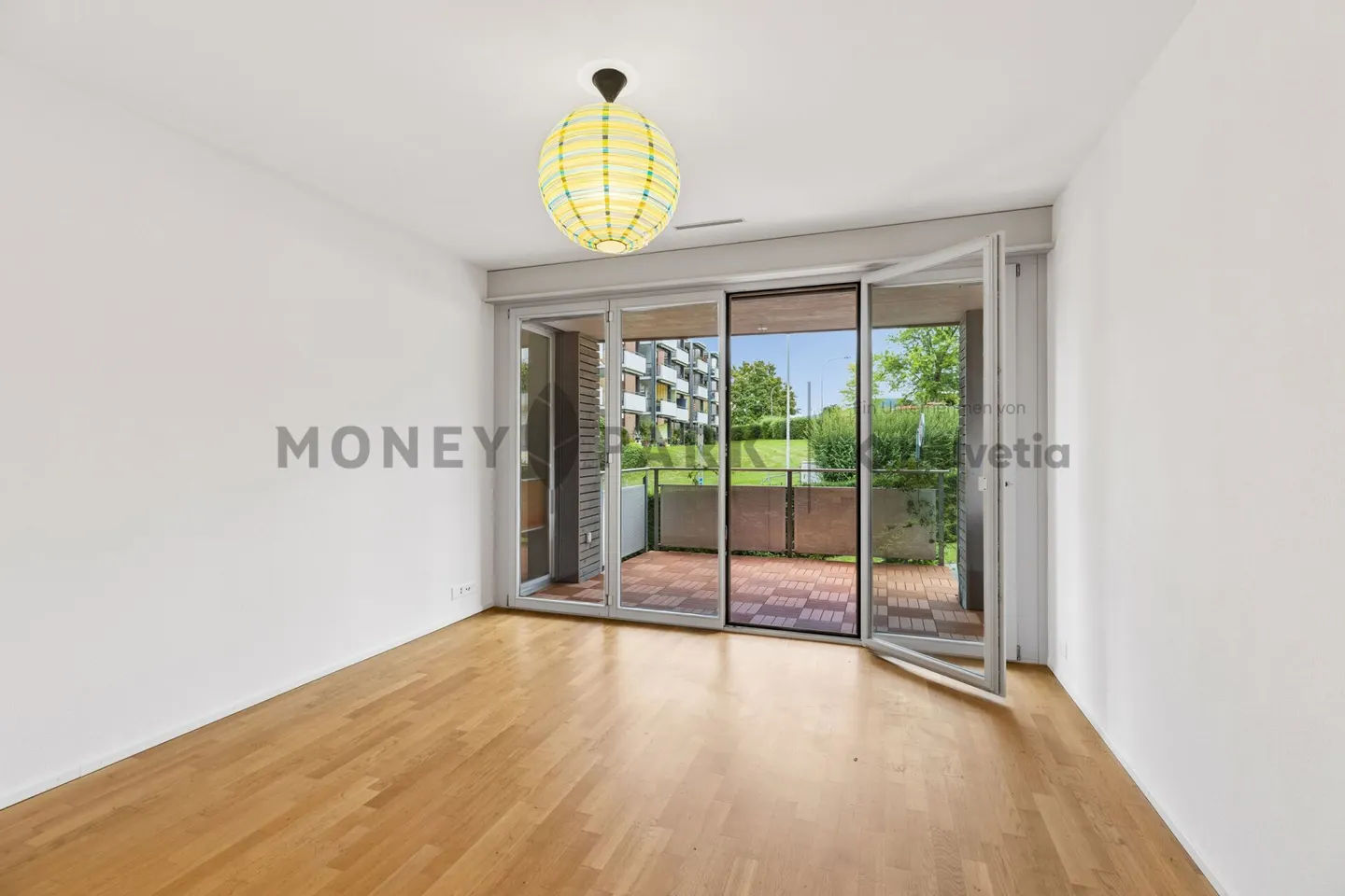 Attractive 4.5-room garden apartment with generous outdoor area - Photo 7 of 11