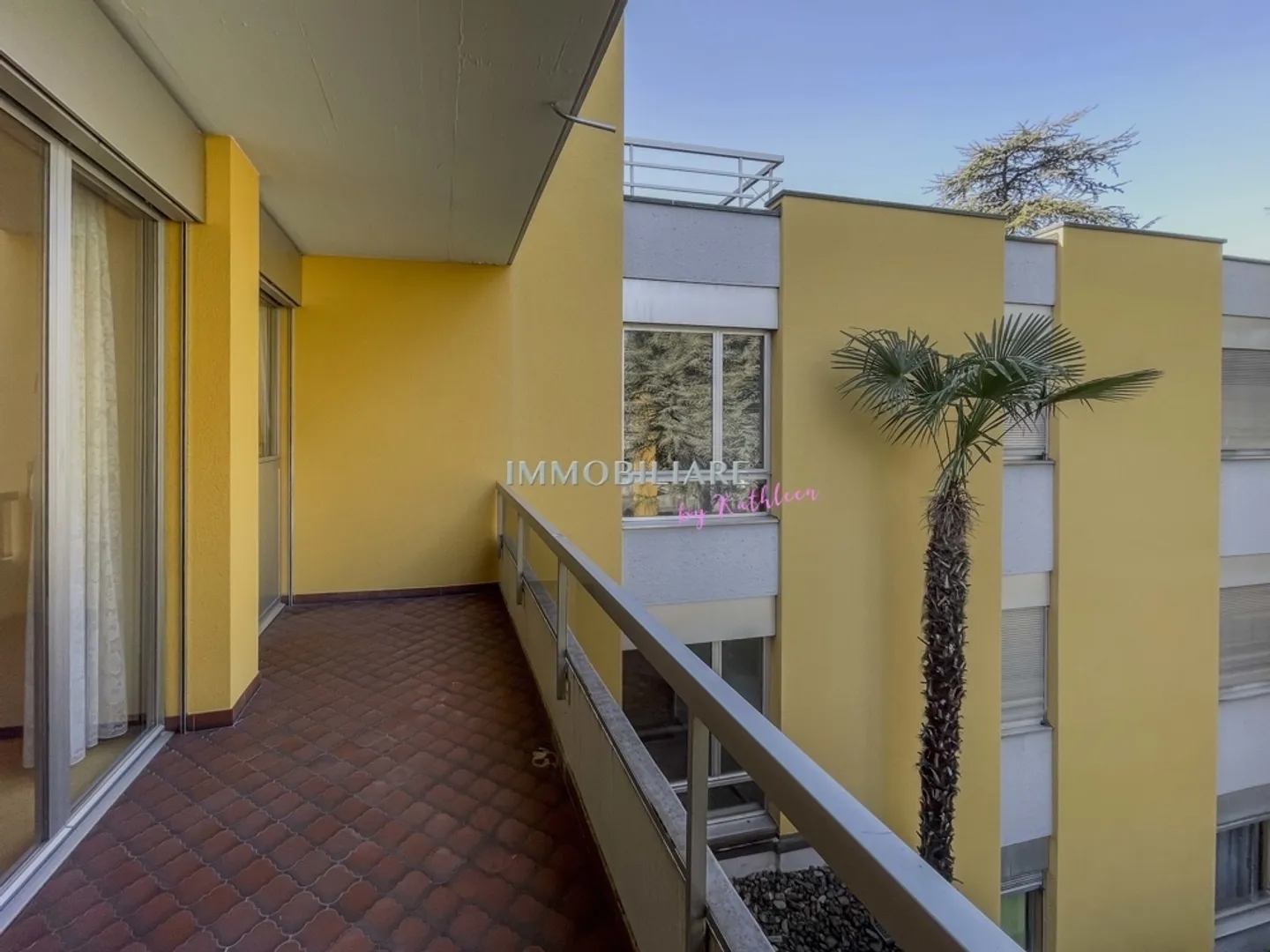 Geräumige Wohnung mit Balkonen - Foto 8 von 13
