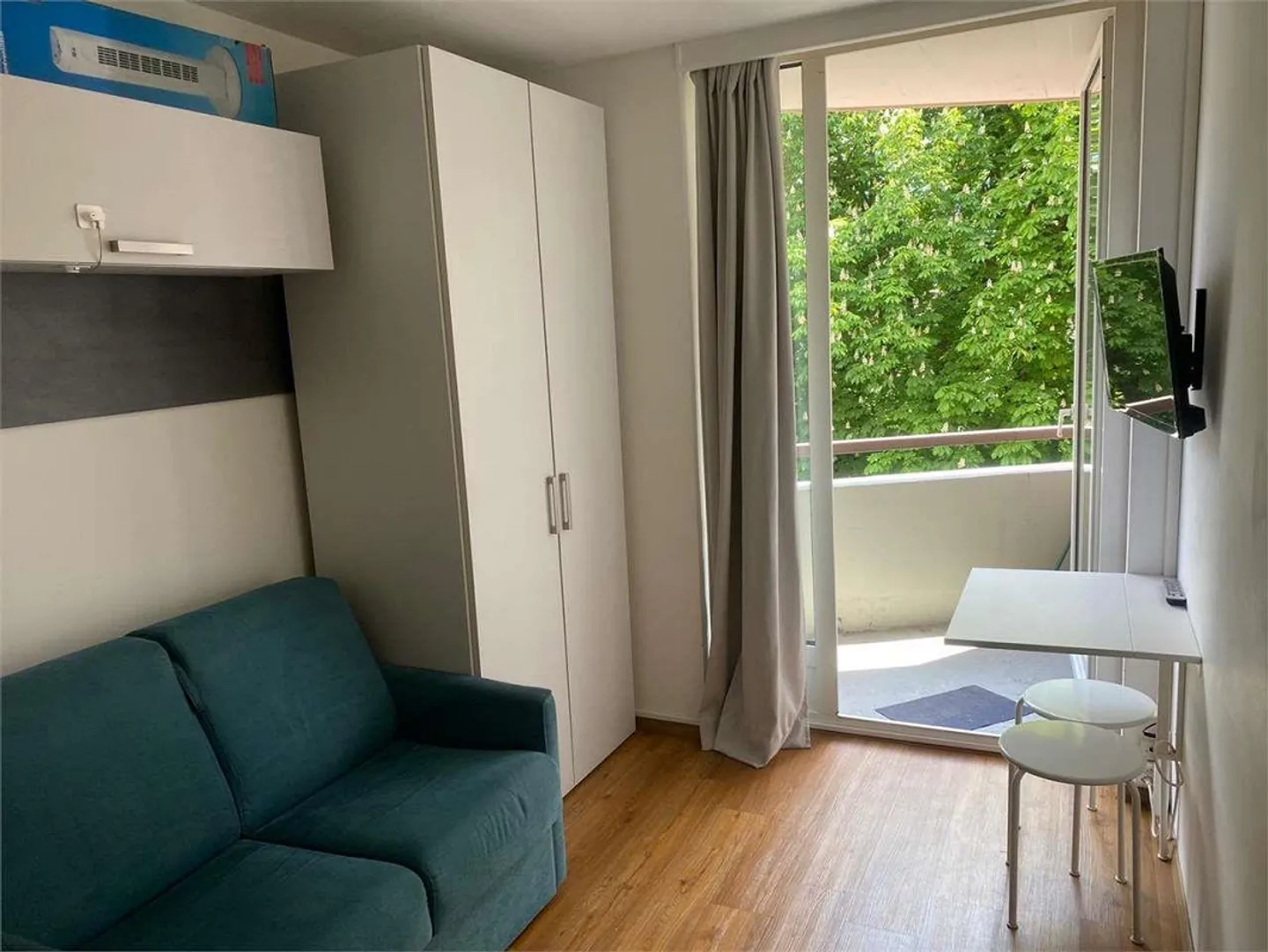 Massagno (Via Tesserete) - Cozy 1.5 Rooms Furnished Apartment with Balcony - Photo 1 of 4